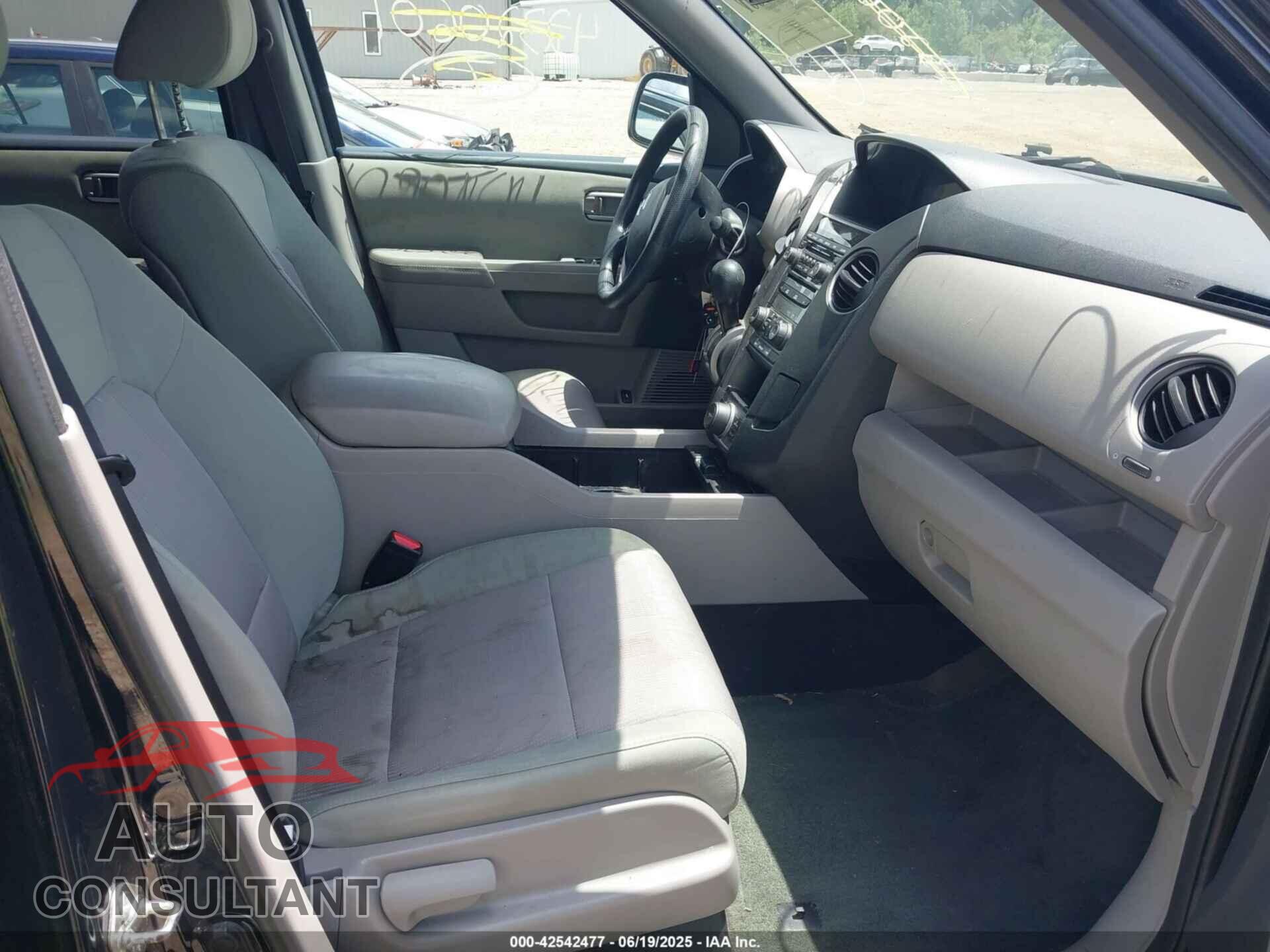 HONDA PILOT 2015 - 5FNYF4H35FB064682