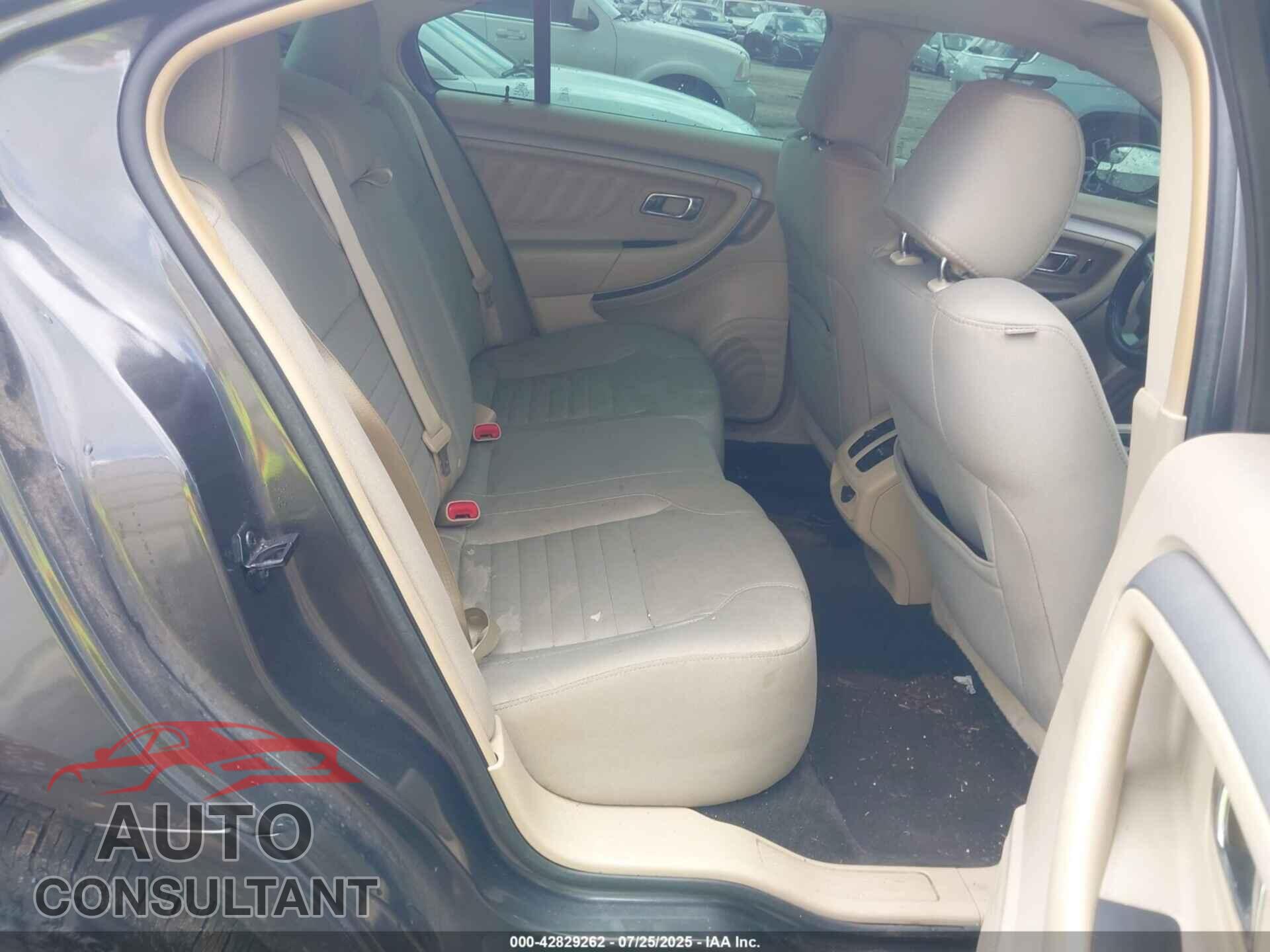FORD TAURUS 2018 - 1FAHP2D82JG124781