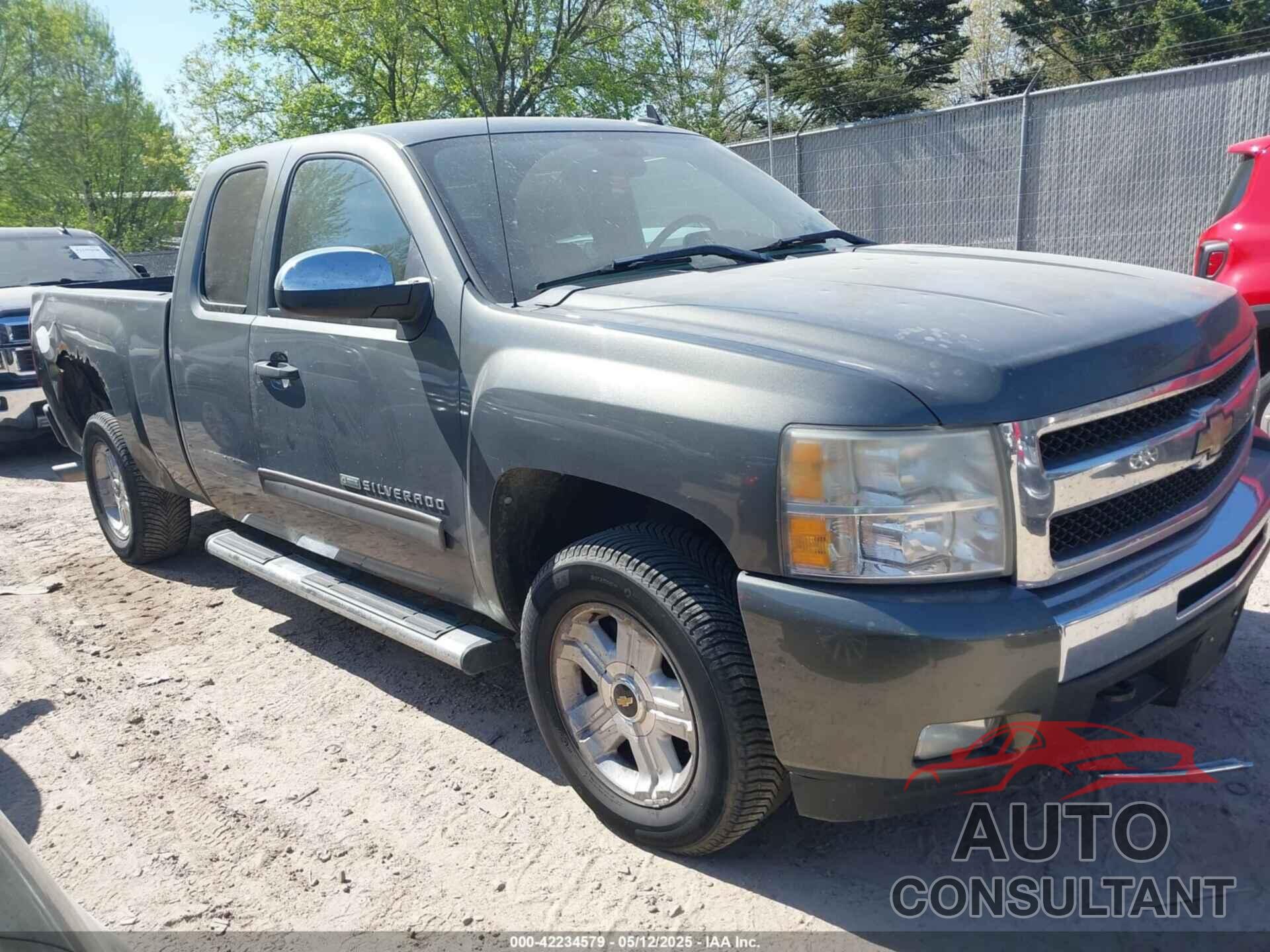 CHEVROLET SILVERADO 1500 2011 - 1GCRKSE36BZ215784