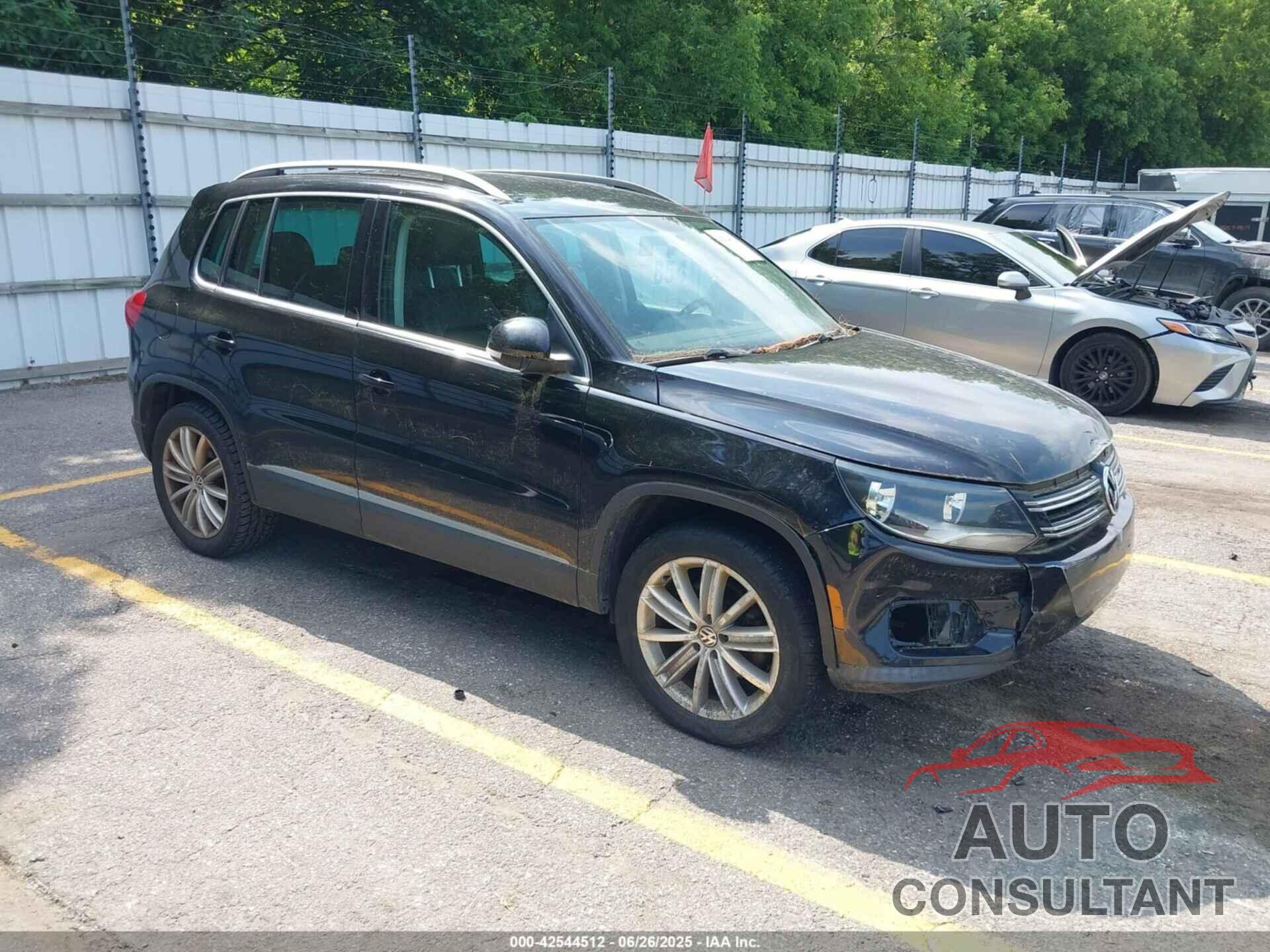 VOLKSWAGEN TIGUAN 2012 - WVGBV7AX4CW548742