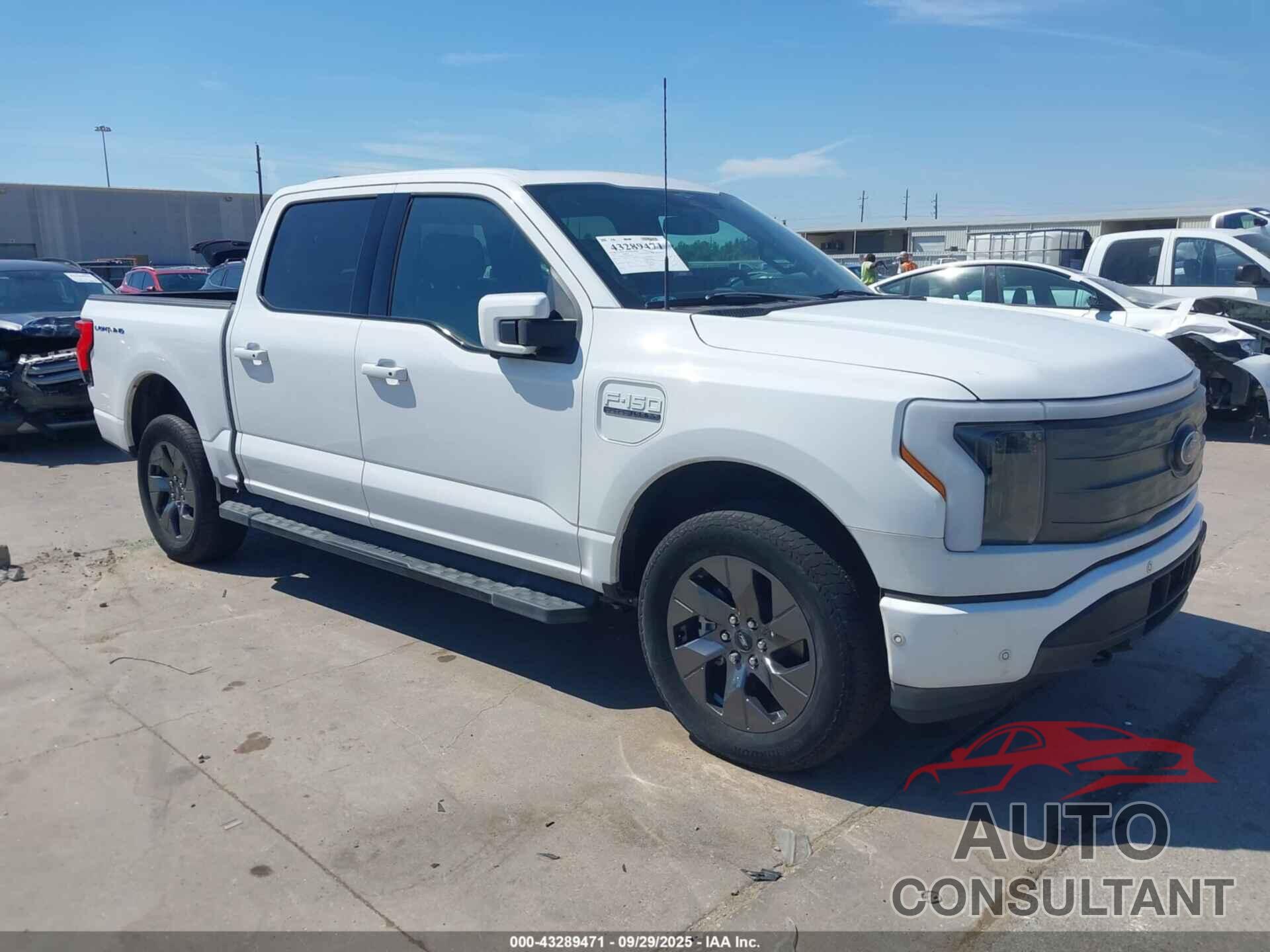 FORD F-150 LIGHTNING 2023 - 1FTVW1EV3PWG07502