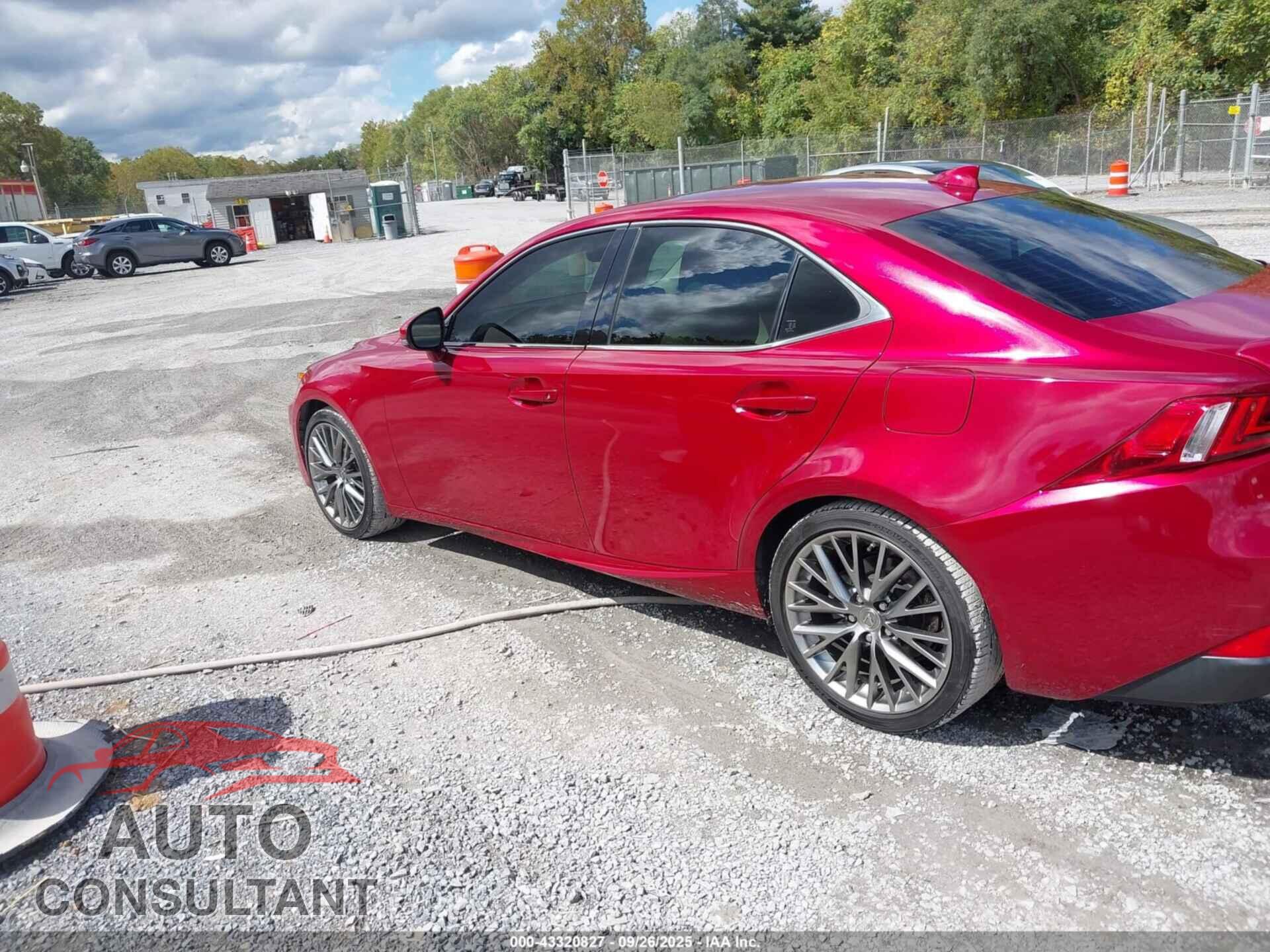 LEXUS IS 250 2015 - JTHBF1D28F5079310