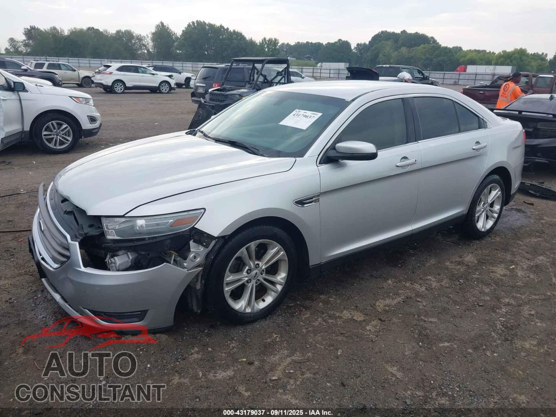 FORD TAURUS 2013 - 1FAHP2E83DG221152