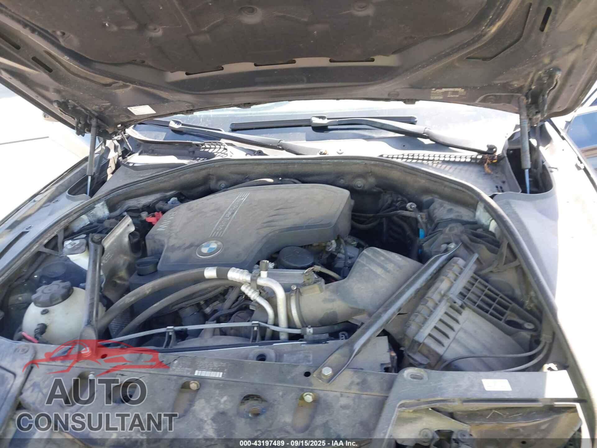 BMW 528I 2012 - WBAXH5C59CDW04782