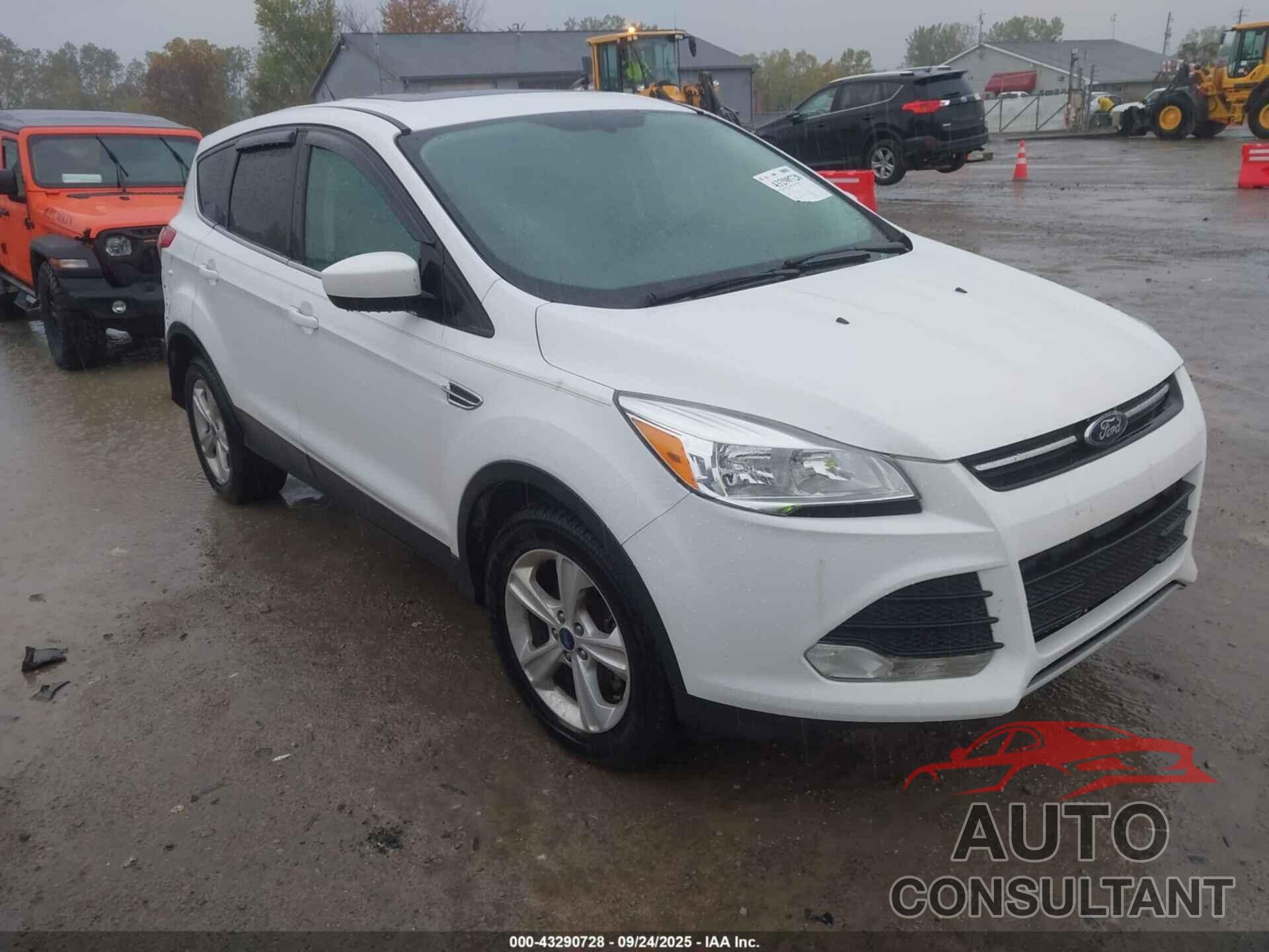 FORD ESCAPE 2015 - 1FMCU0G74FUA57013