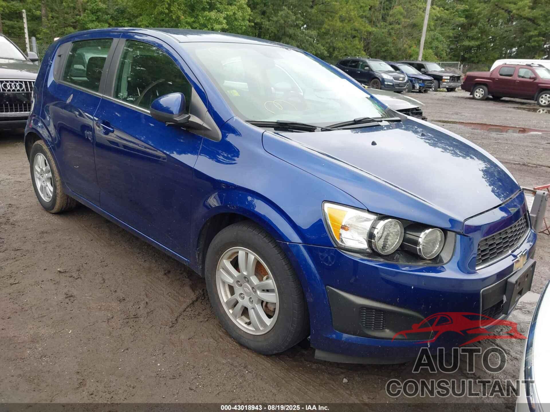 CHEVROLET SONIC 2013 - 1G1JC6SB7D4247195