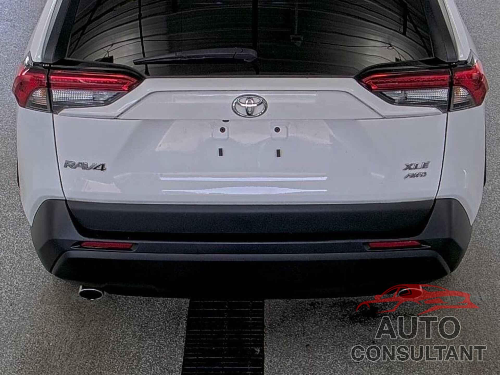 TOYOTA RAV4 2022 - 2T3P1RFV8NW251287