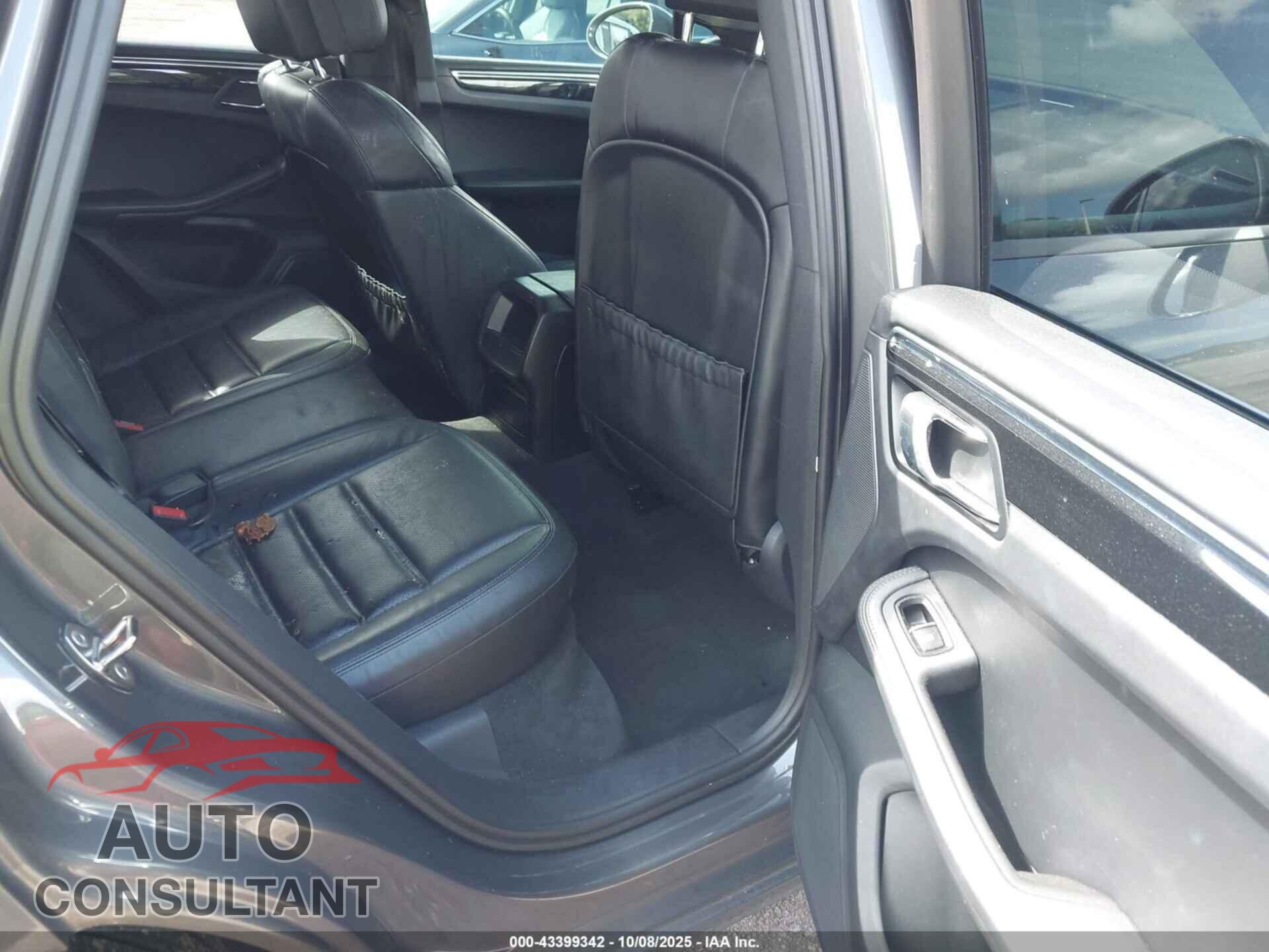PORSCHE MACAN 2015 - WP1AB2A50FLB60177