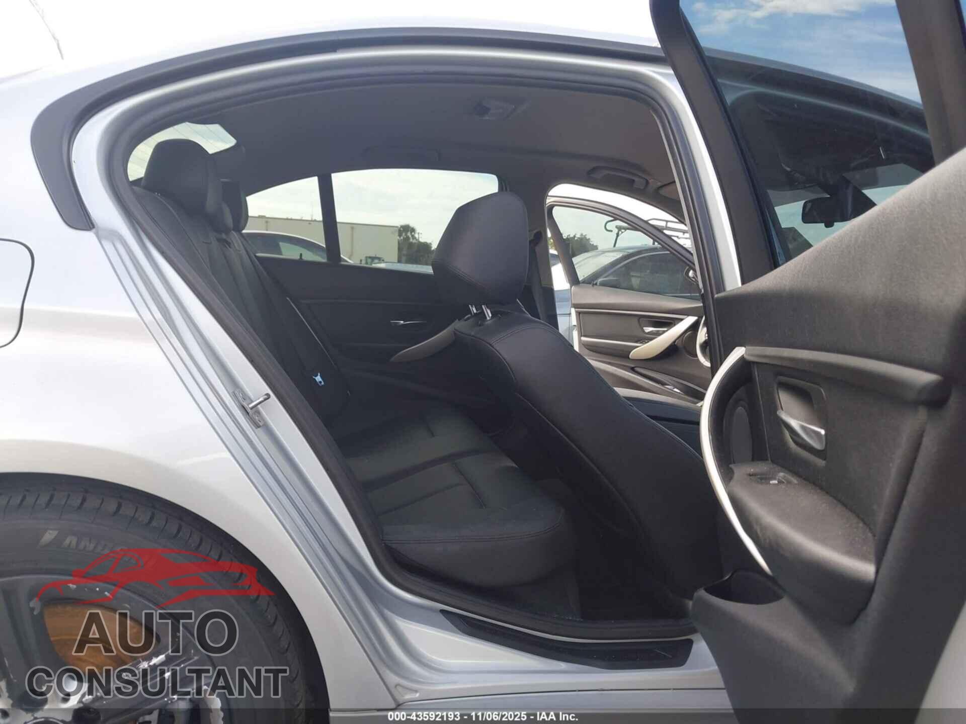 BMW 320I 2015 - WBA3C3C58FP664119
