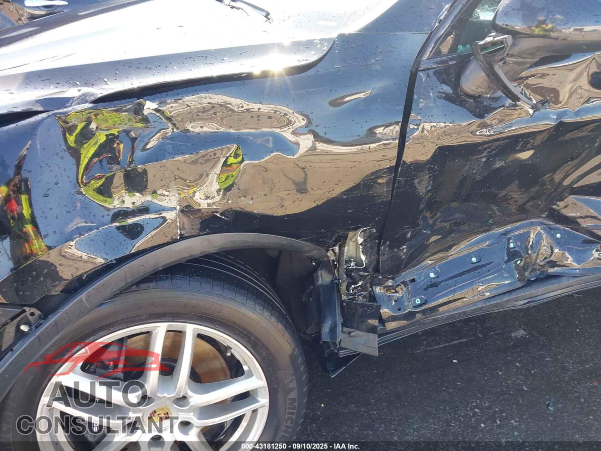 PORSCHE CAYENNE 2016 - WP1AA2A29GKA12061