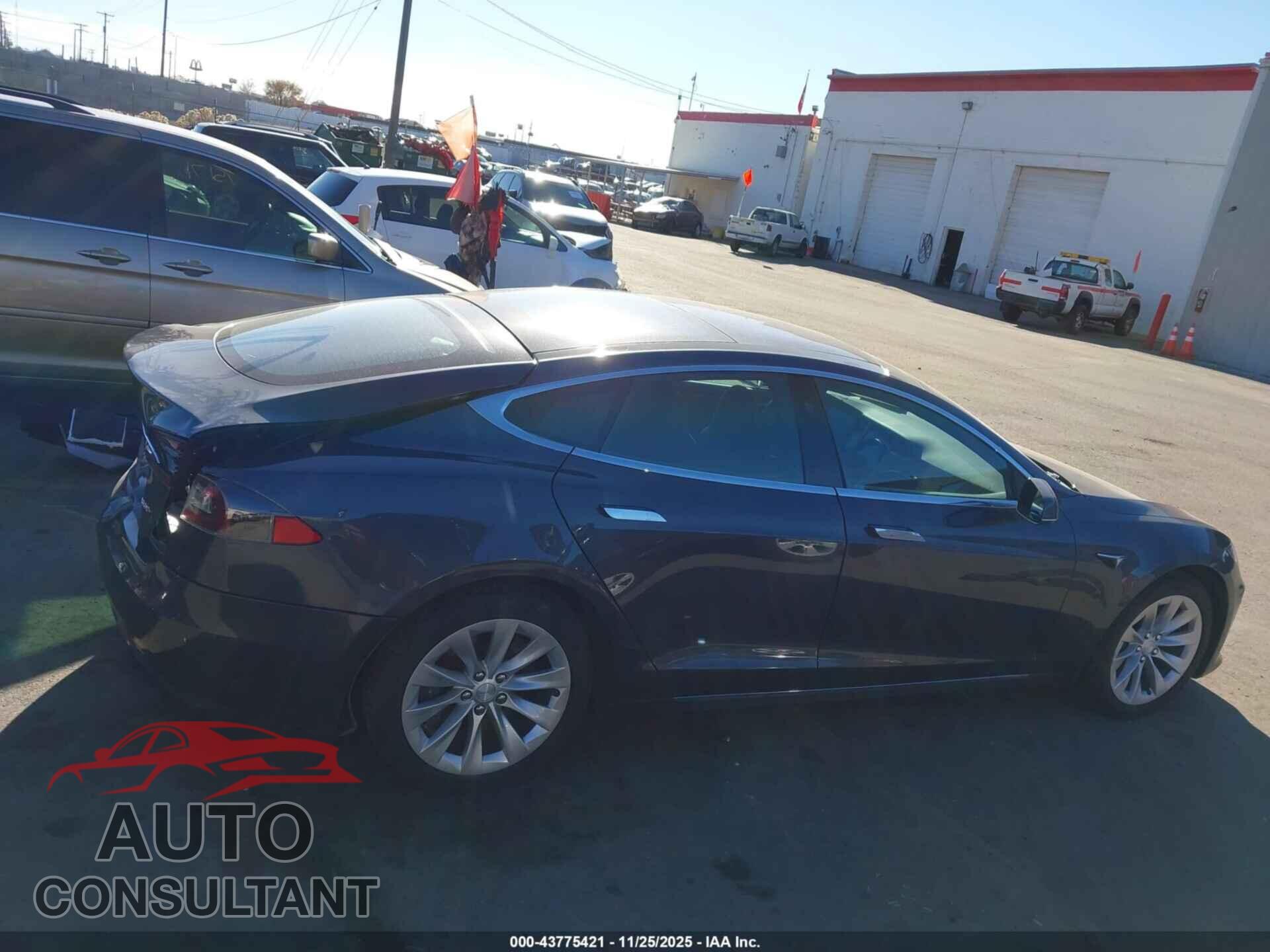 TESLA MODEL S 2018 - 5YJSA1E26JF261819
