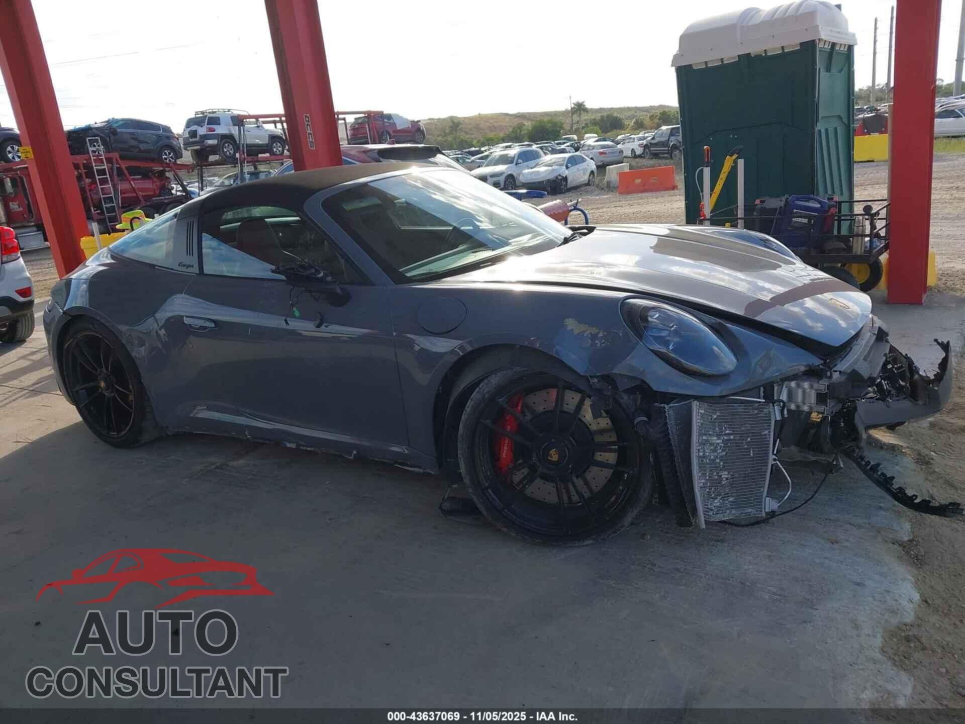 PORSCHE 911 2023 - WP0BB2A99PS233210