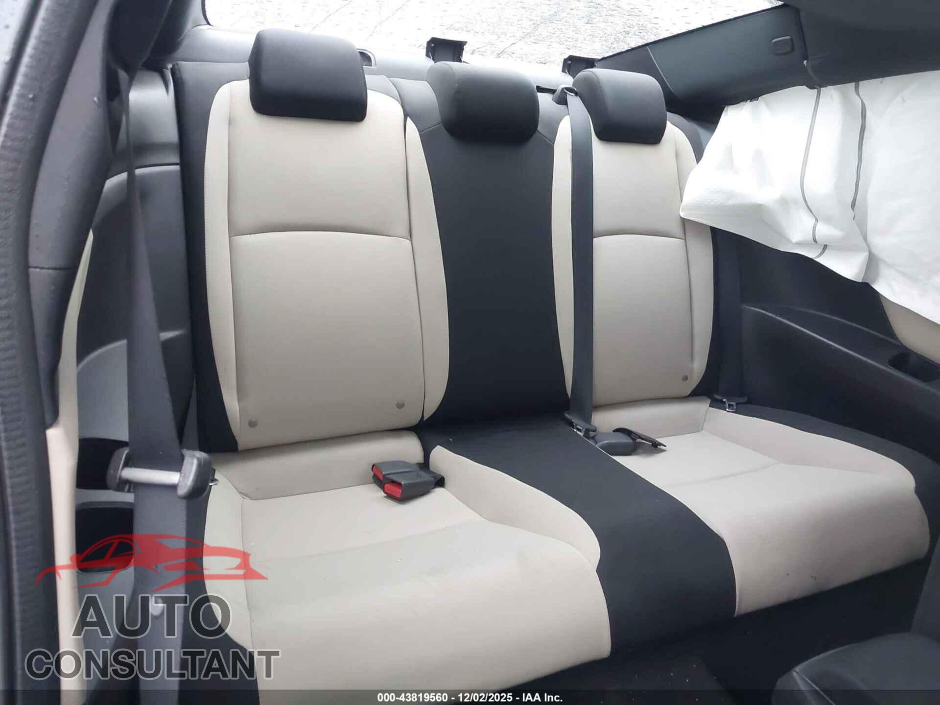 HONDA CIVIC 2017 - 2HGFC3A32HH352050