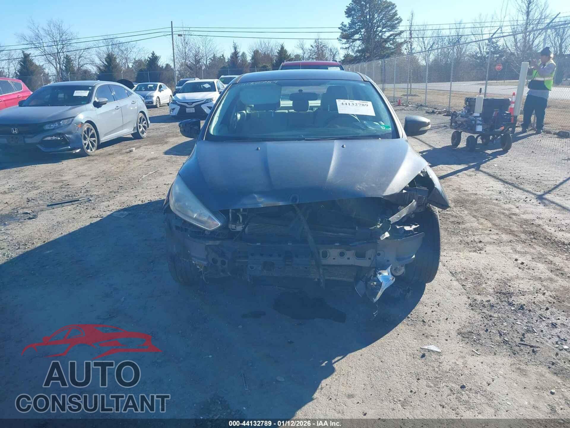 FORD FOCUS 2015 - 1FADP3F29FL250356