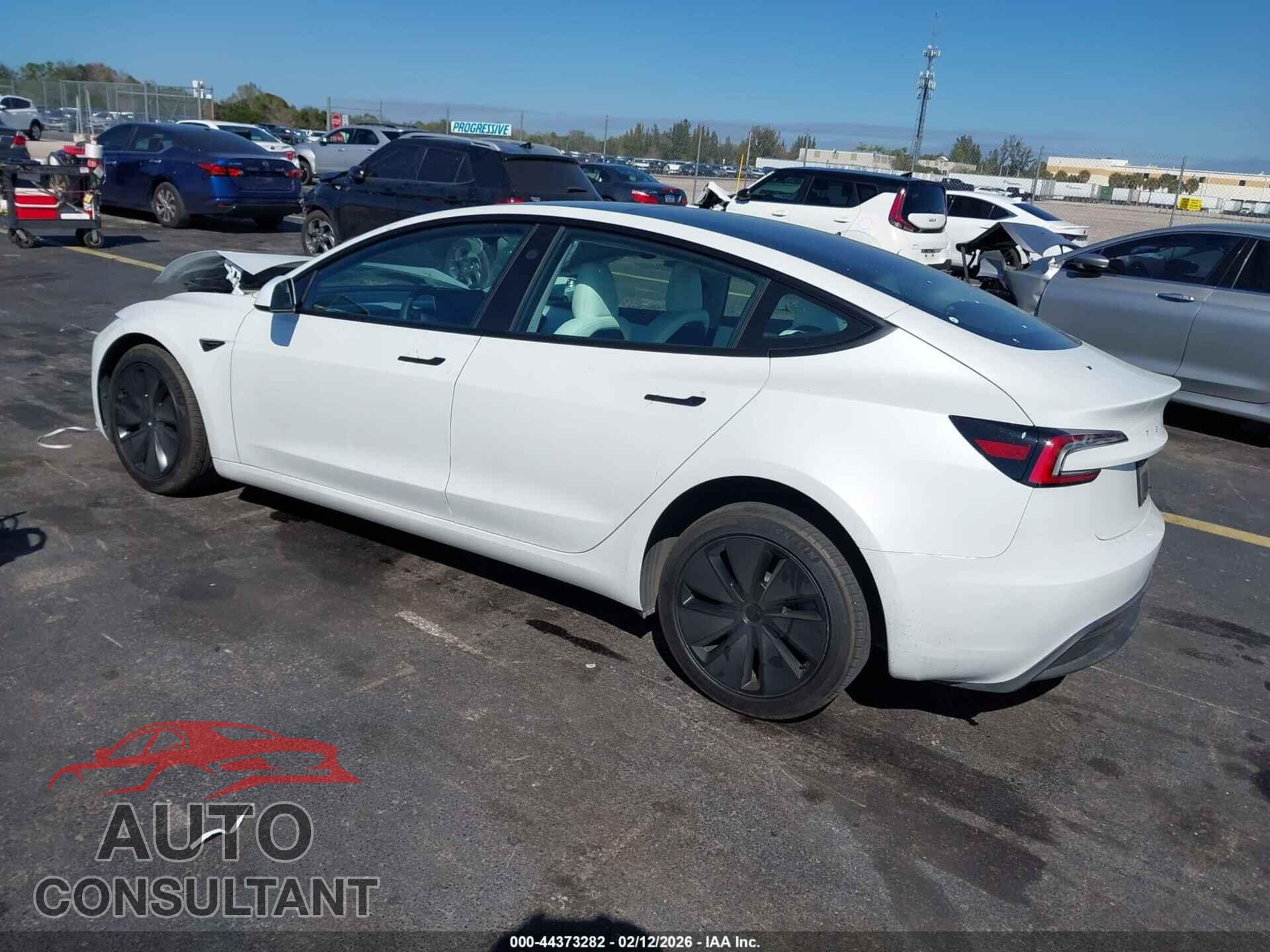 TESLA MODEL 3 2024 - 5YJ3E1EA4RF857765