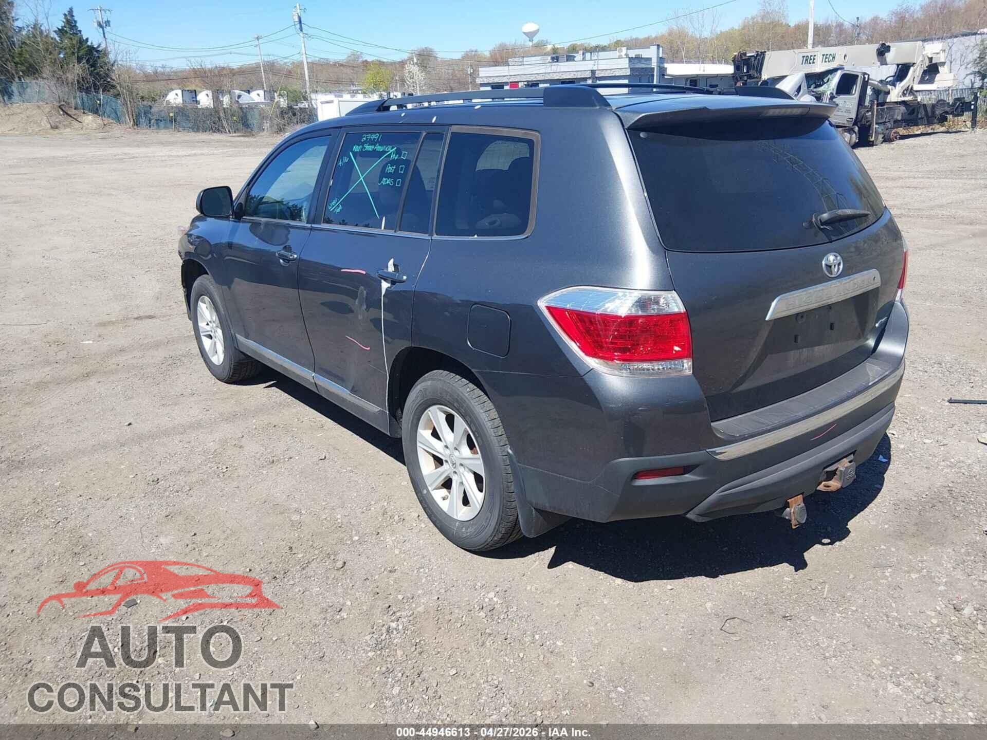 TOYOTA HIGHLANDER 2013 - 5TDBK3EH8DS240886