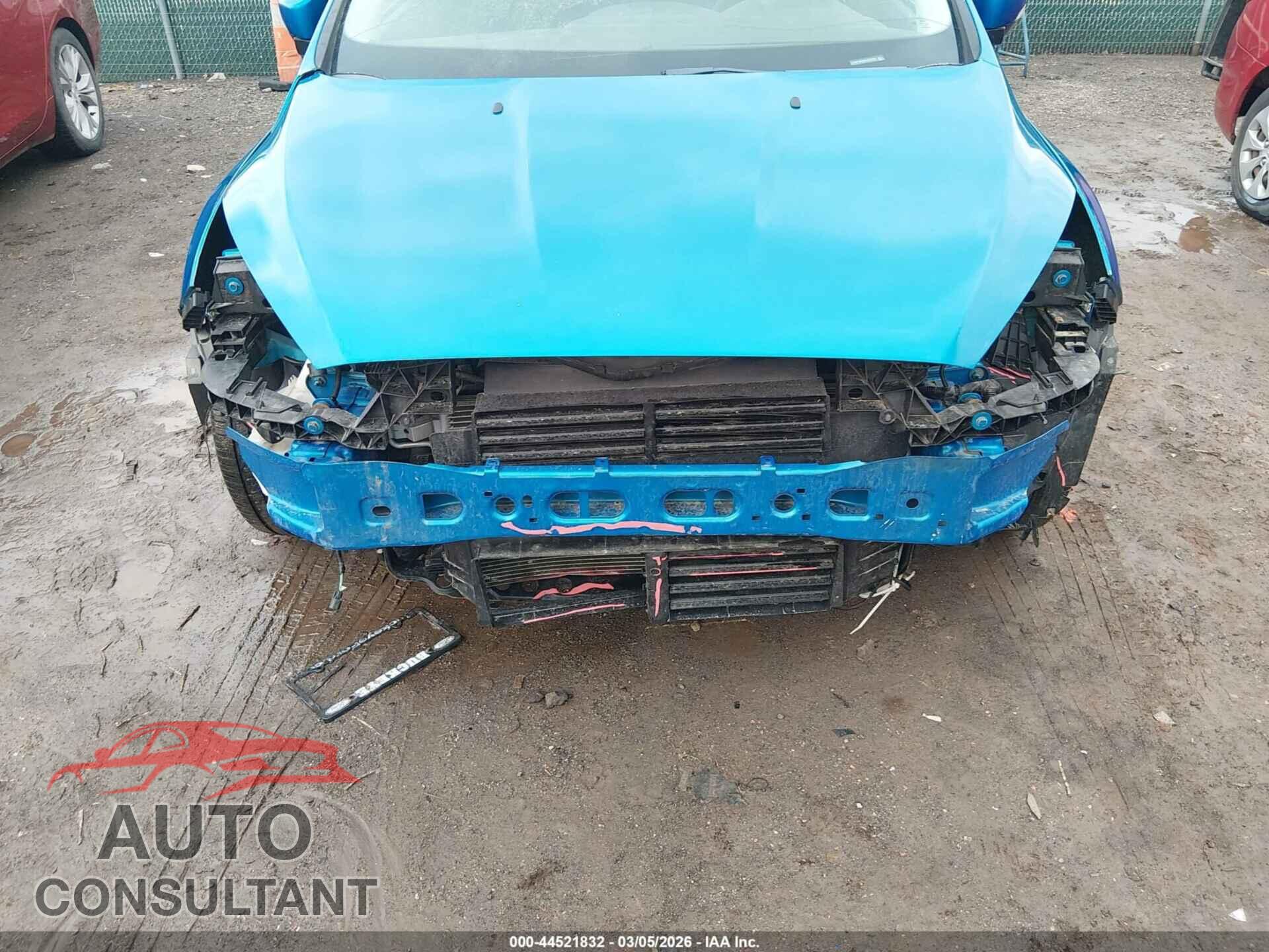 FORD FOCUS 2015 - 1FADP3K29FL223129