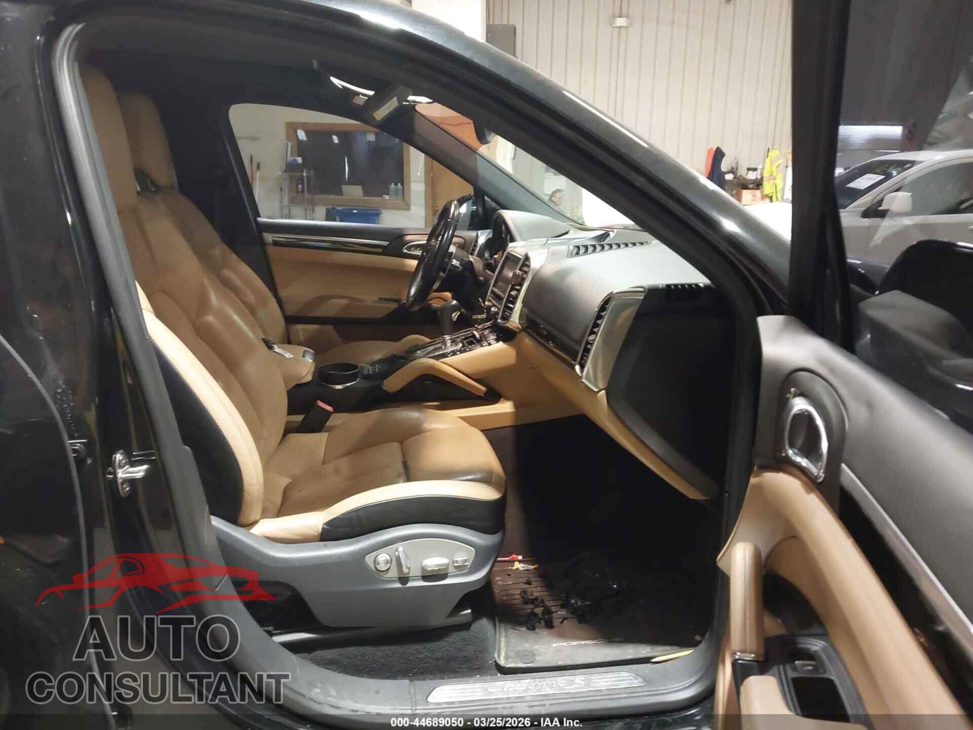 PORSCHE CAYENNE 2015 - WP1AB2A20FLA59064