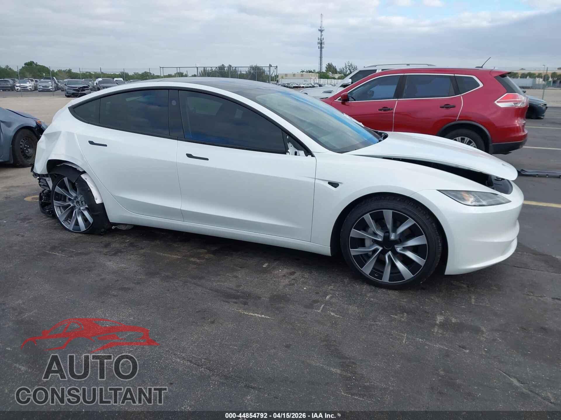 TESLA MODEL 3 2025 - 5YJ3E1EA5SF044151