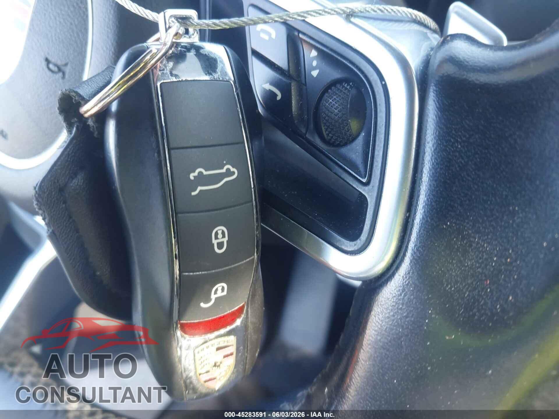 PORSCHE CAYENNE 2017 - WP1AA2A24HKA80415