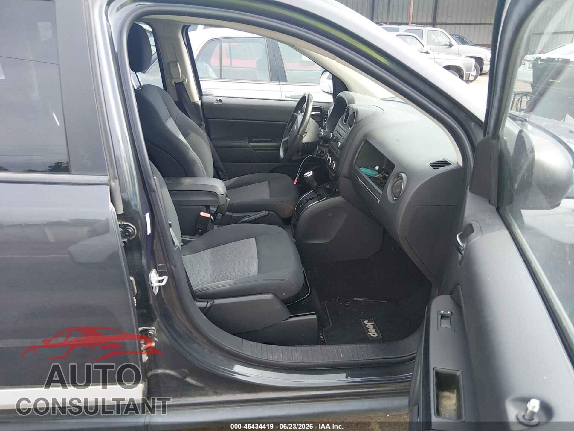 JEEP COMPASS 2010 - 1J4NT1FA7AD671981