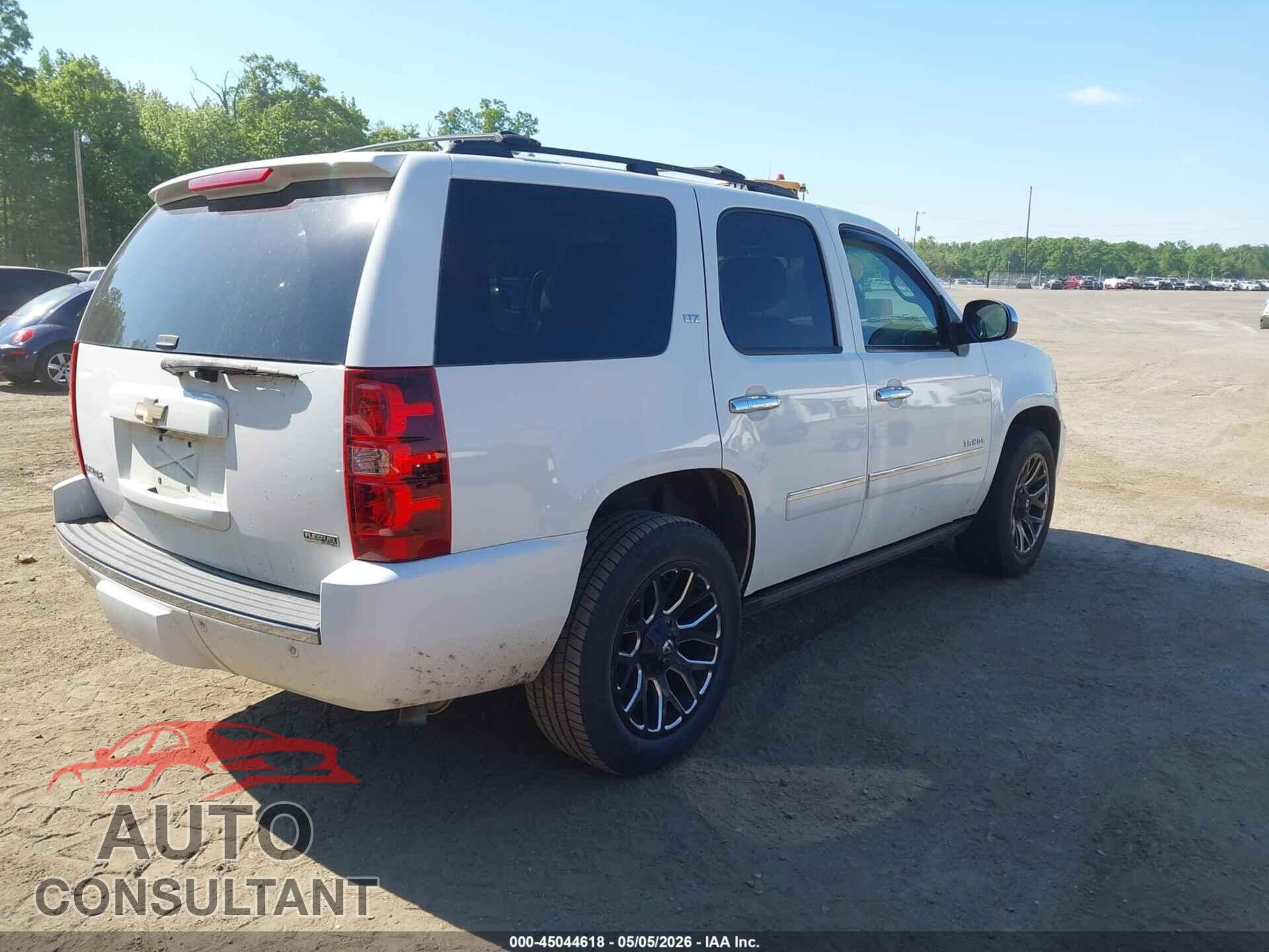 CHEVROLET TAHOE 2011 - 1GNSCCE05BR396328
