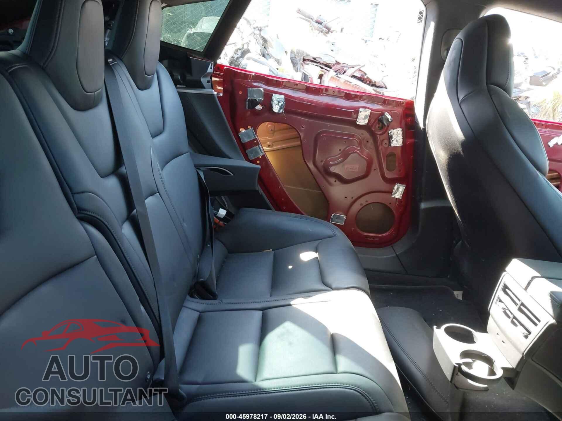 TESLA MODEL S 2018 - 5YJSA1E23JF296947