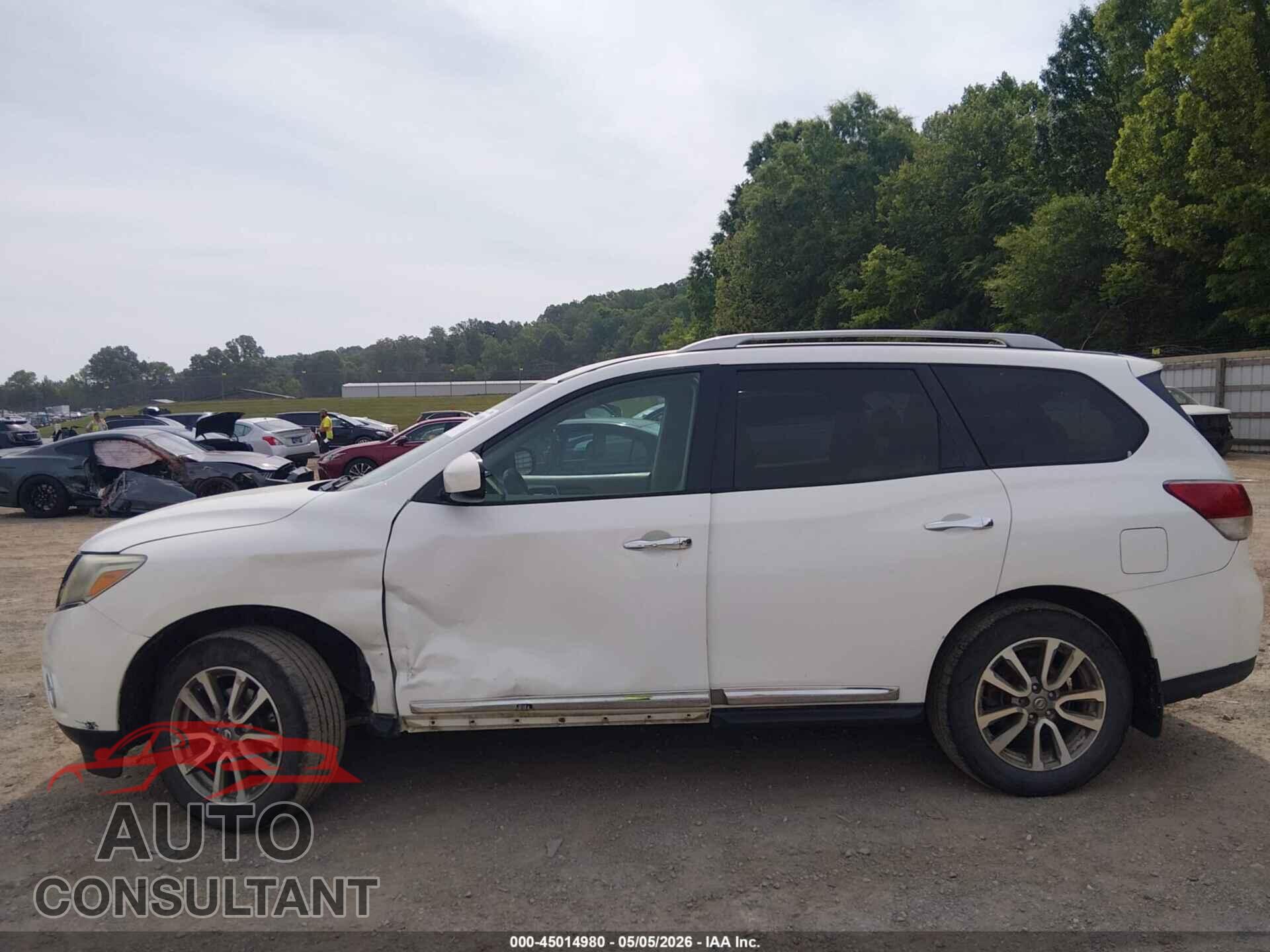 NISSAN PATHFINDER 2013 - 5N1AR2MM1DC684611