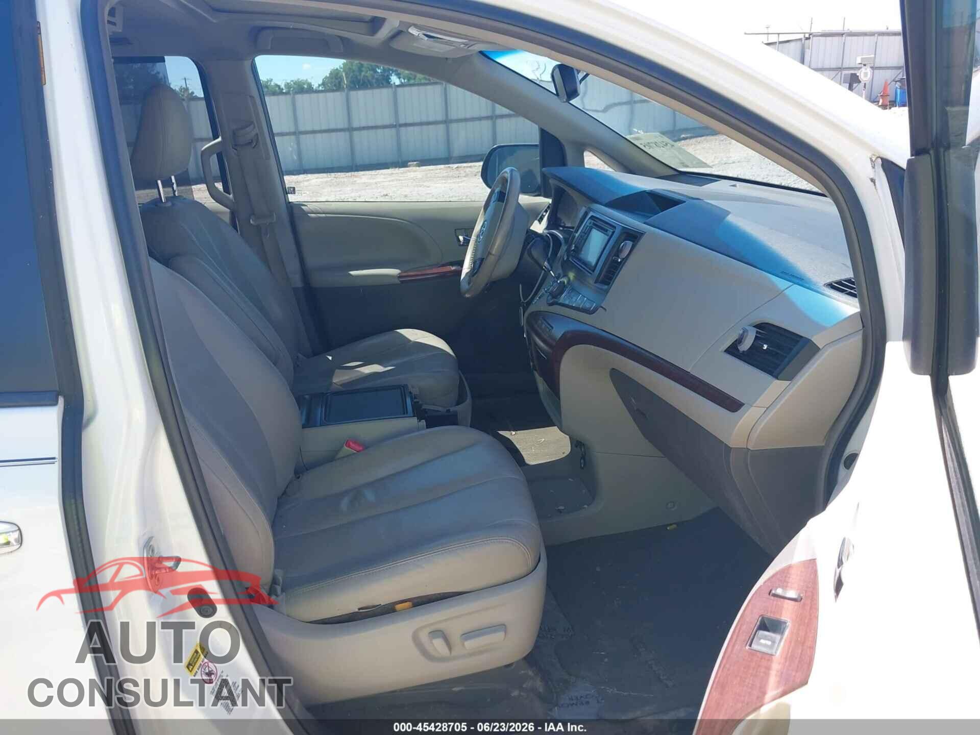 TOYOTA SIENNA 2014 - 5TDYK3DC4ES415488
