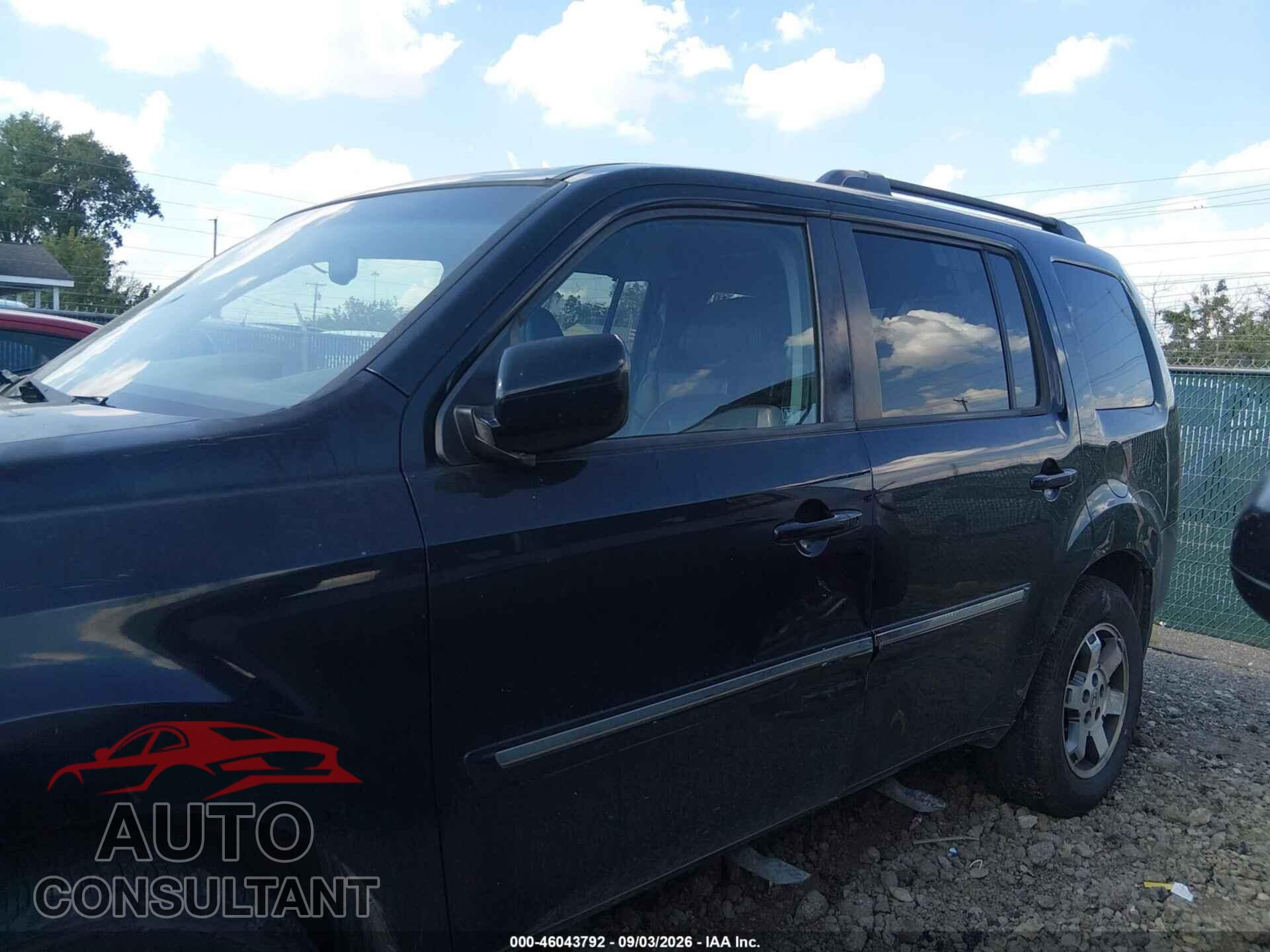 HONDA PILOT 2011 - 5FNYF4H90BB103001
