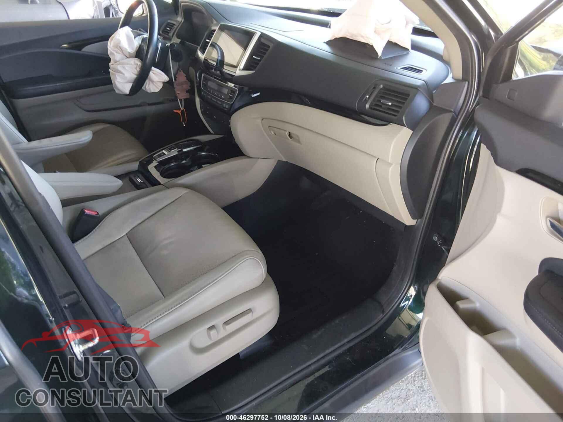 HONDA PILOT 2017 - 5FNYF6H00HB014101