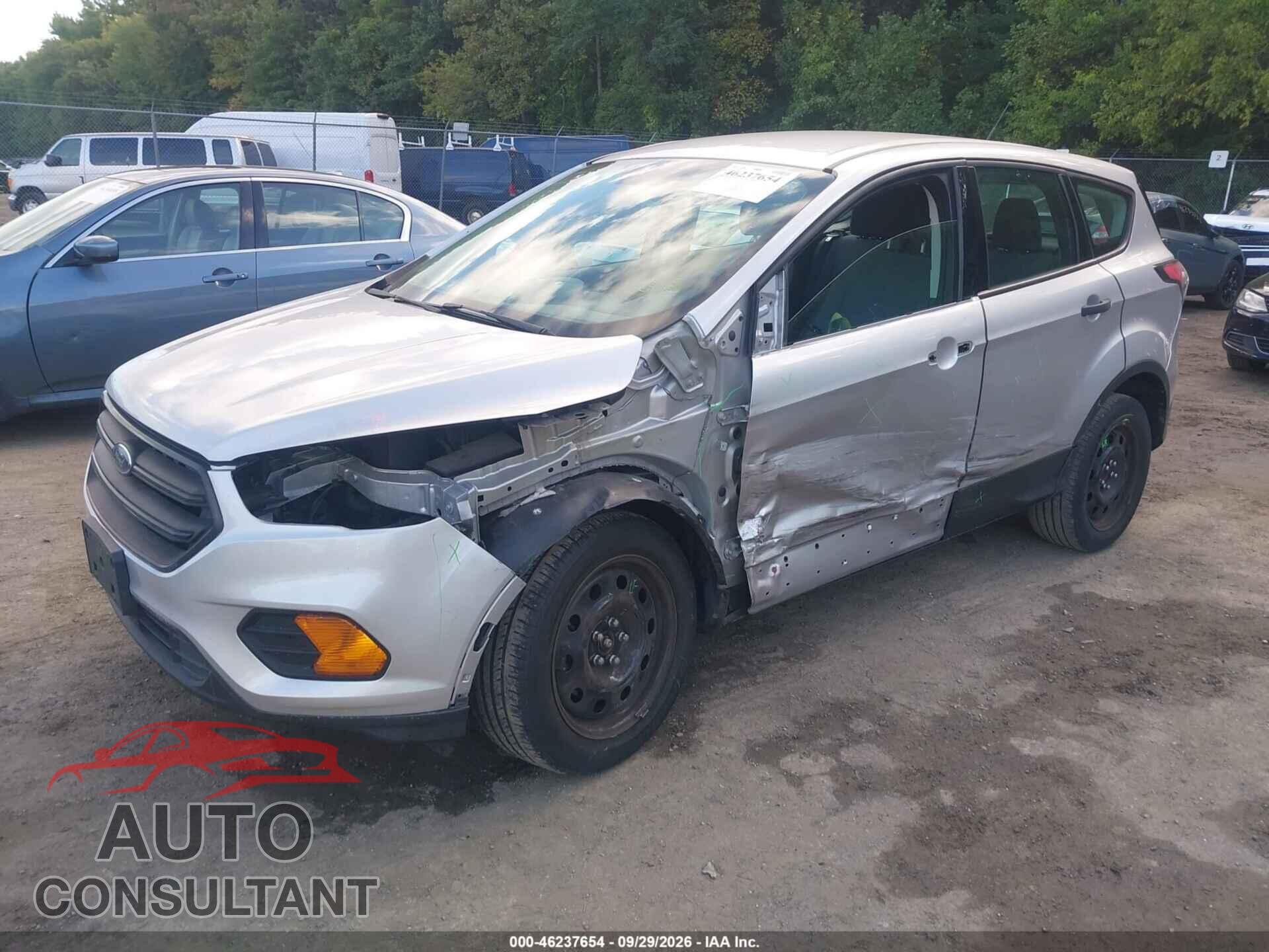 FORD ESCAPE 2017 - 1FMCU0F75HUB25145