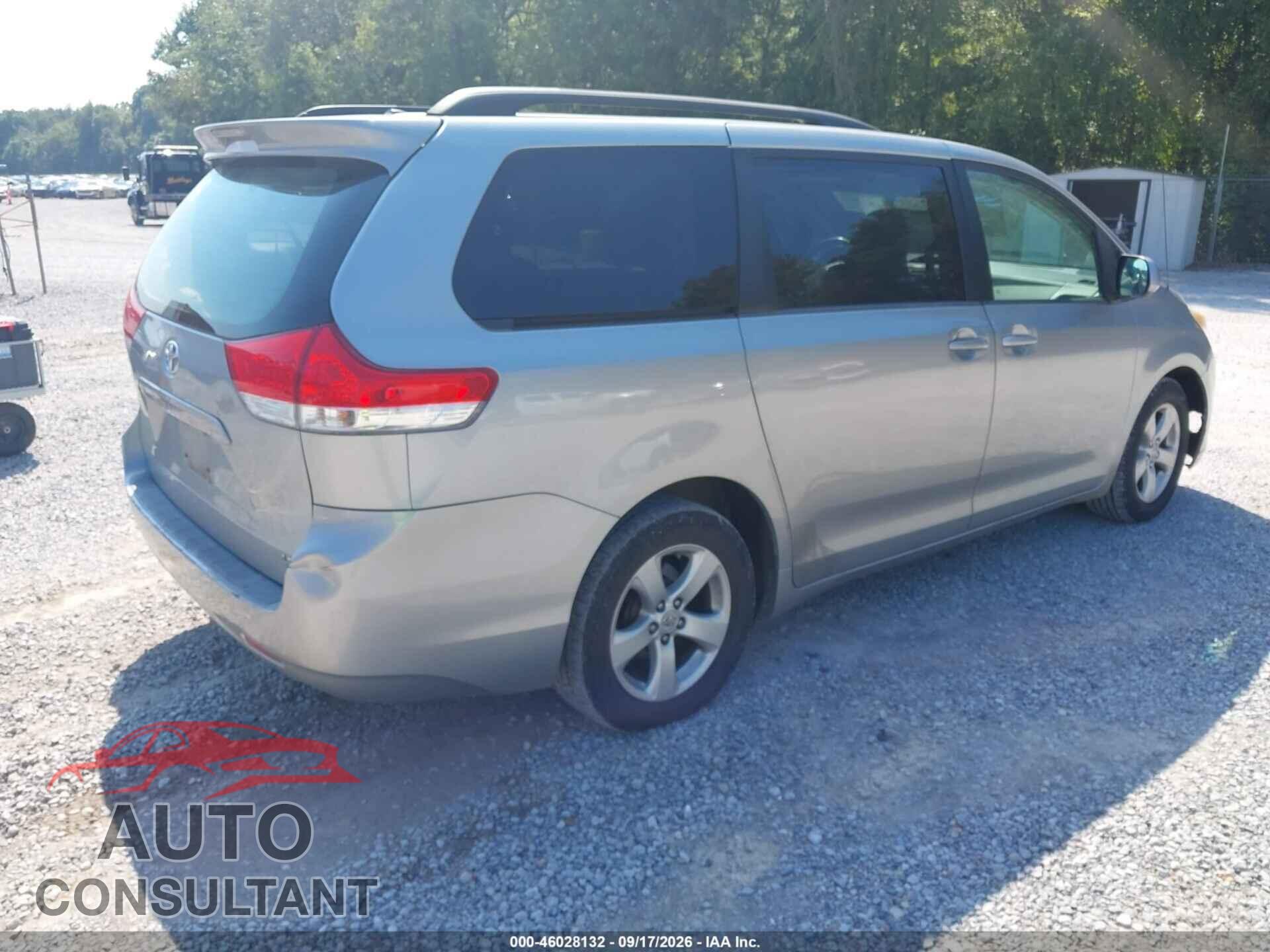 TOYOTA SIENNA 2011 - 5TDKK3DCXBS071764