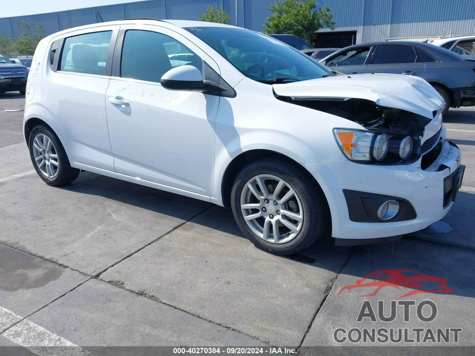 CHEVROLET SONIC 2016 - 1G1JC6SG1G4118630