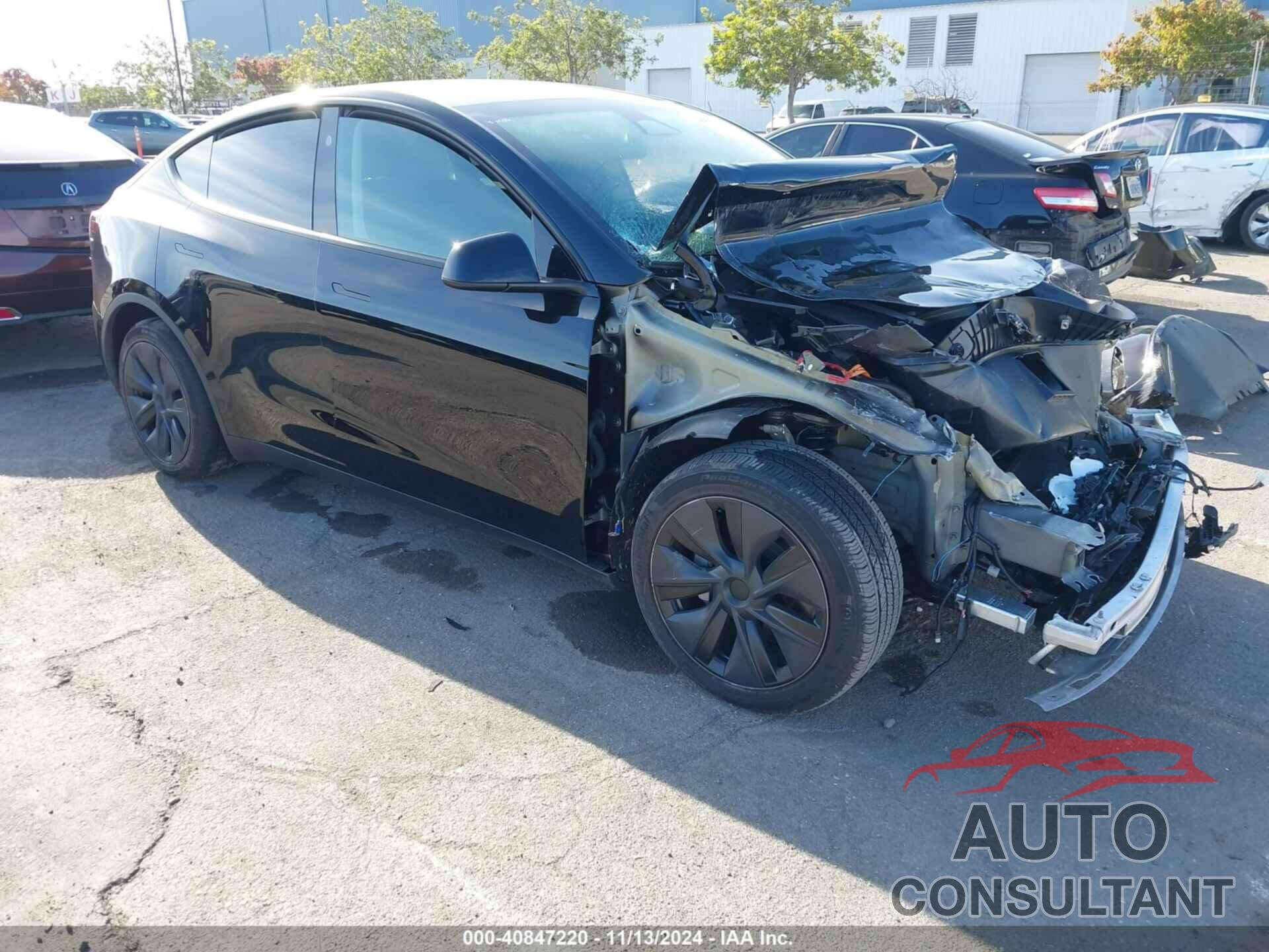 TESLA MODEL Y 2024 - 7SAYGAEE4RF126078