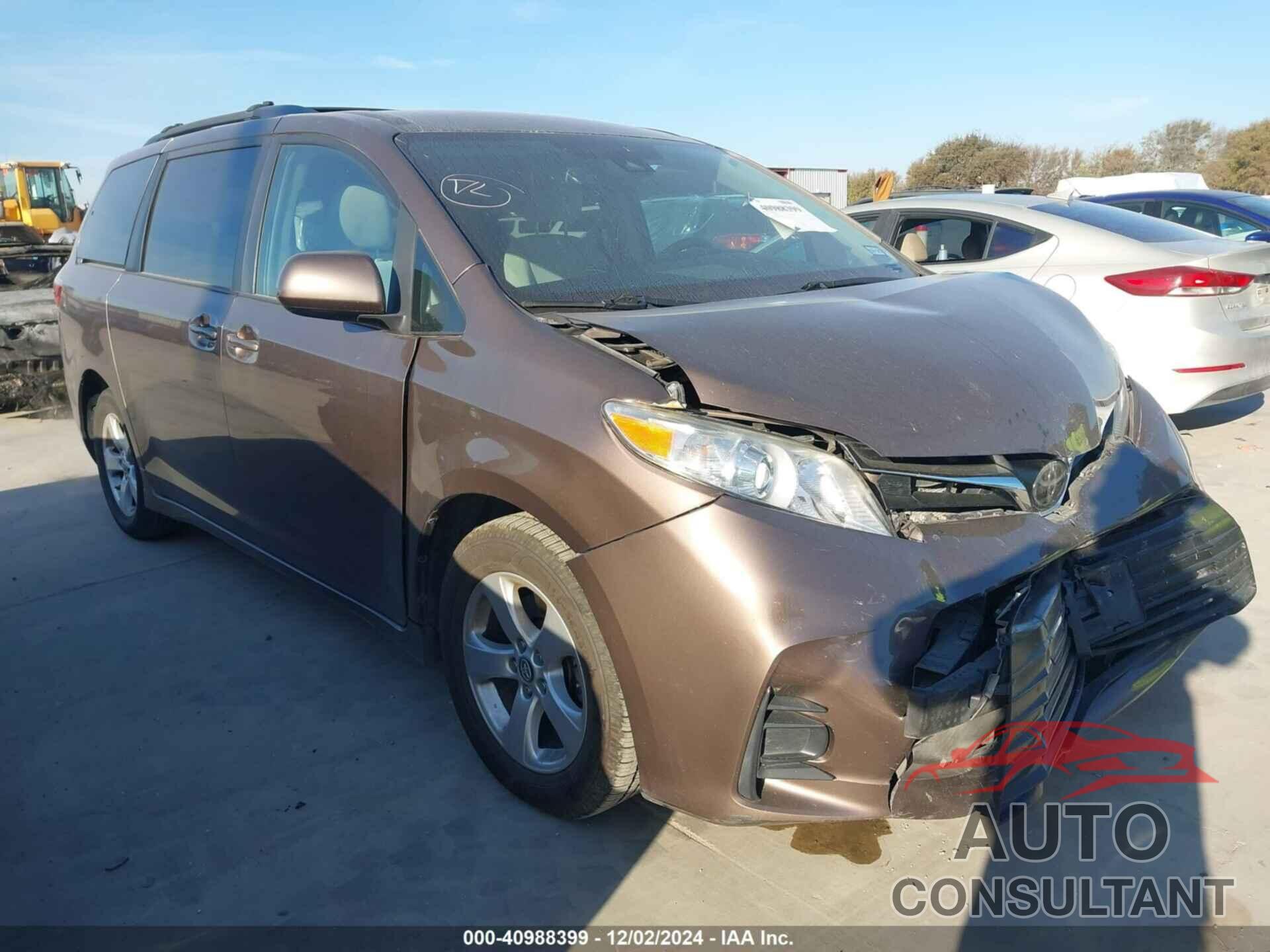 TOYOTA SIENNA 2019 - 5TDKZ3DC6KS011038