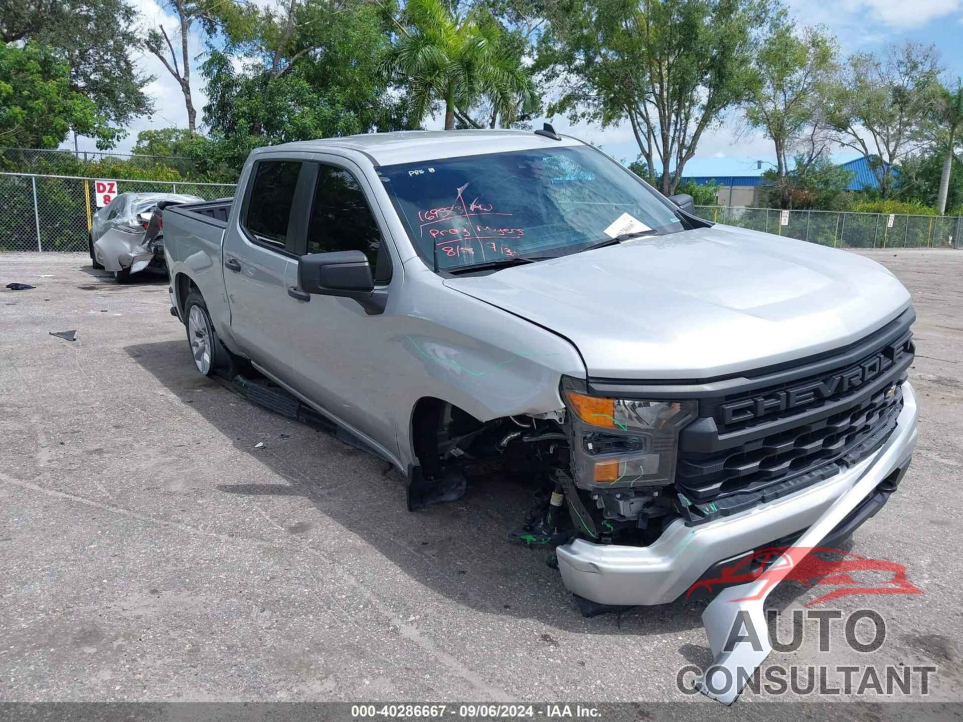 CHEVROLET SILVERADO 1500 2022 - 1GCPABEK5NZ521820