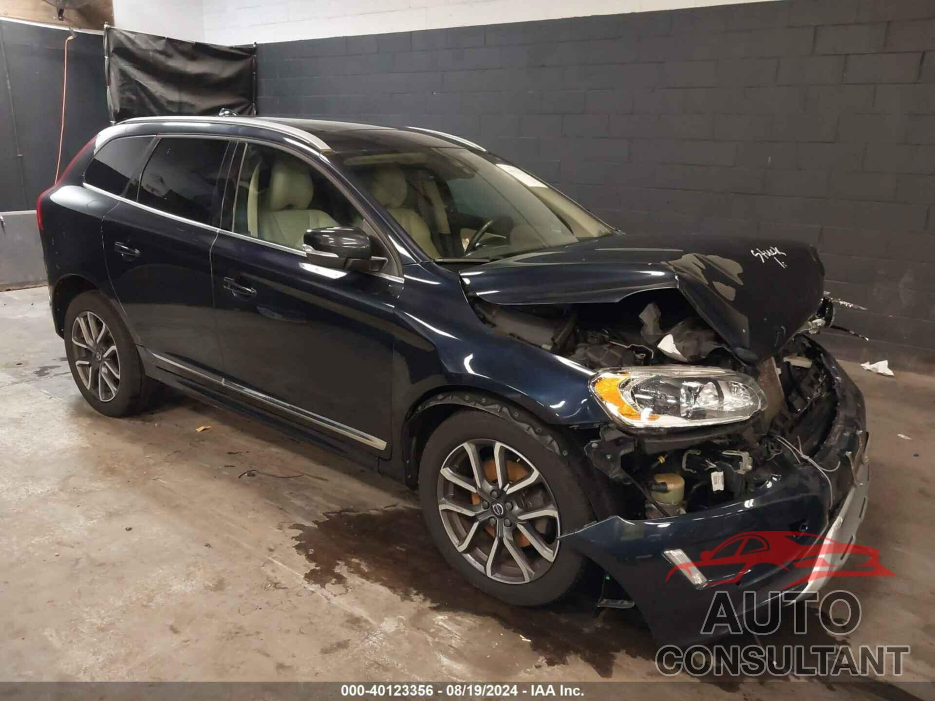 VOLVO XC60 2017 - YV449MRR7H2146327