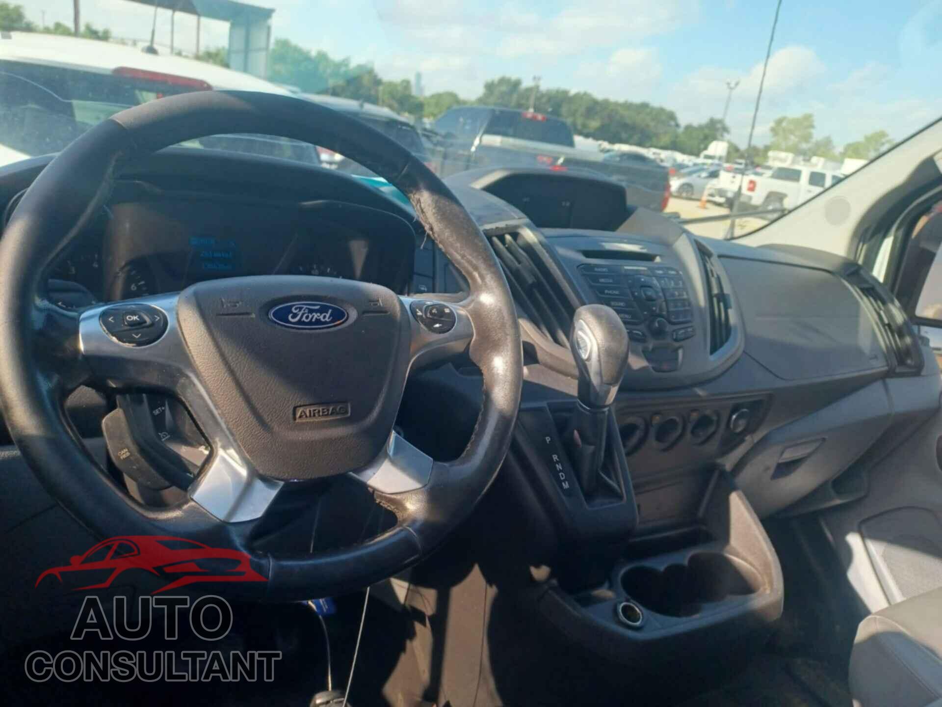 FORD TRANSIT 2017 - 1FTYR1YM4HKB49582
