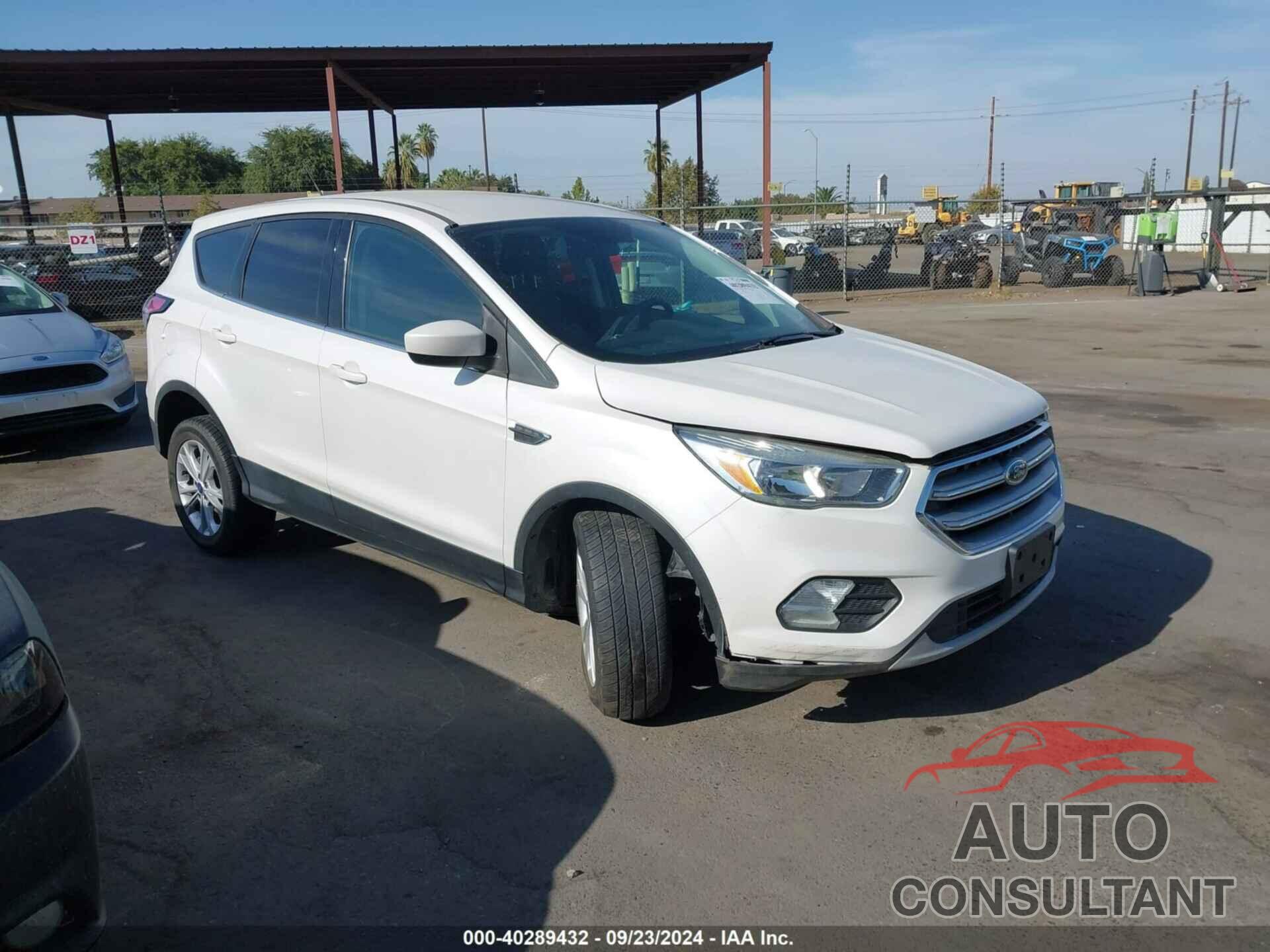 FORD ESCAPE 2017 - 1FMCU9GD1HUE56149