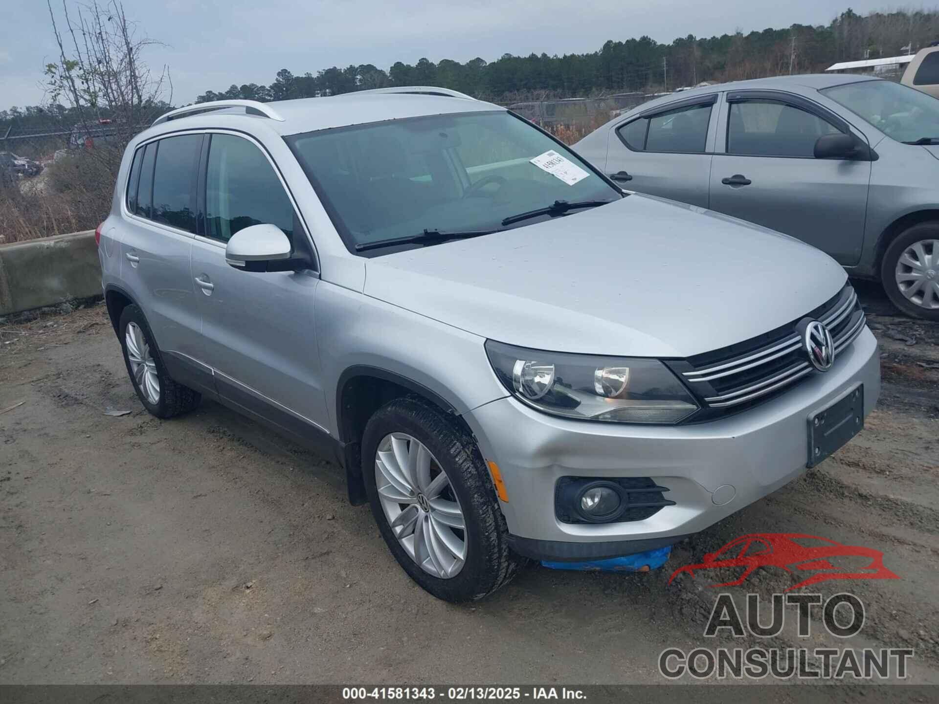 VOLKSWAGEN TIGUAN 2013 - WVGBV7AX1DW540048