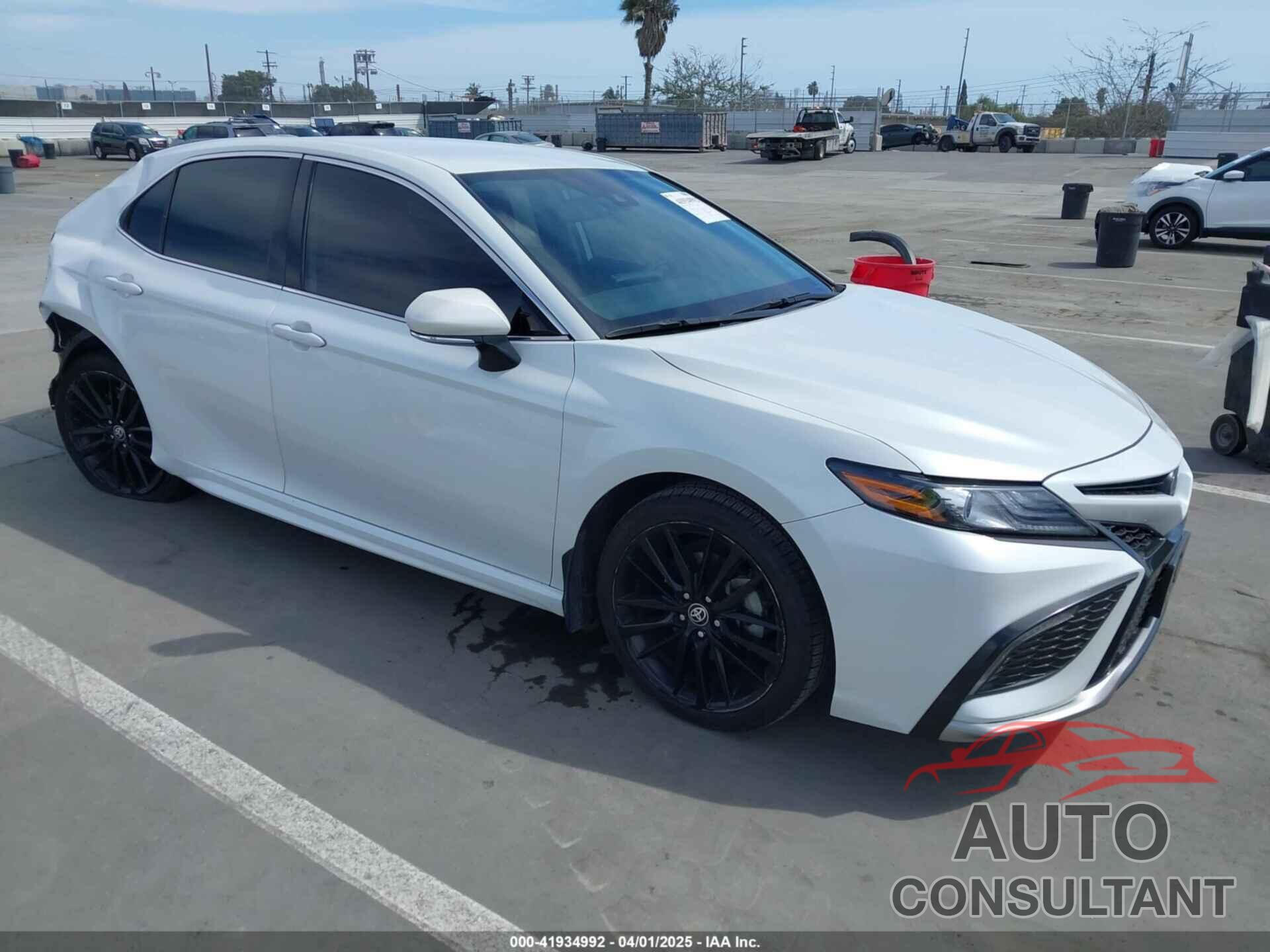 TOYOTA CAMRY 2022 - 4T1K31AK3NU036055