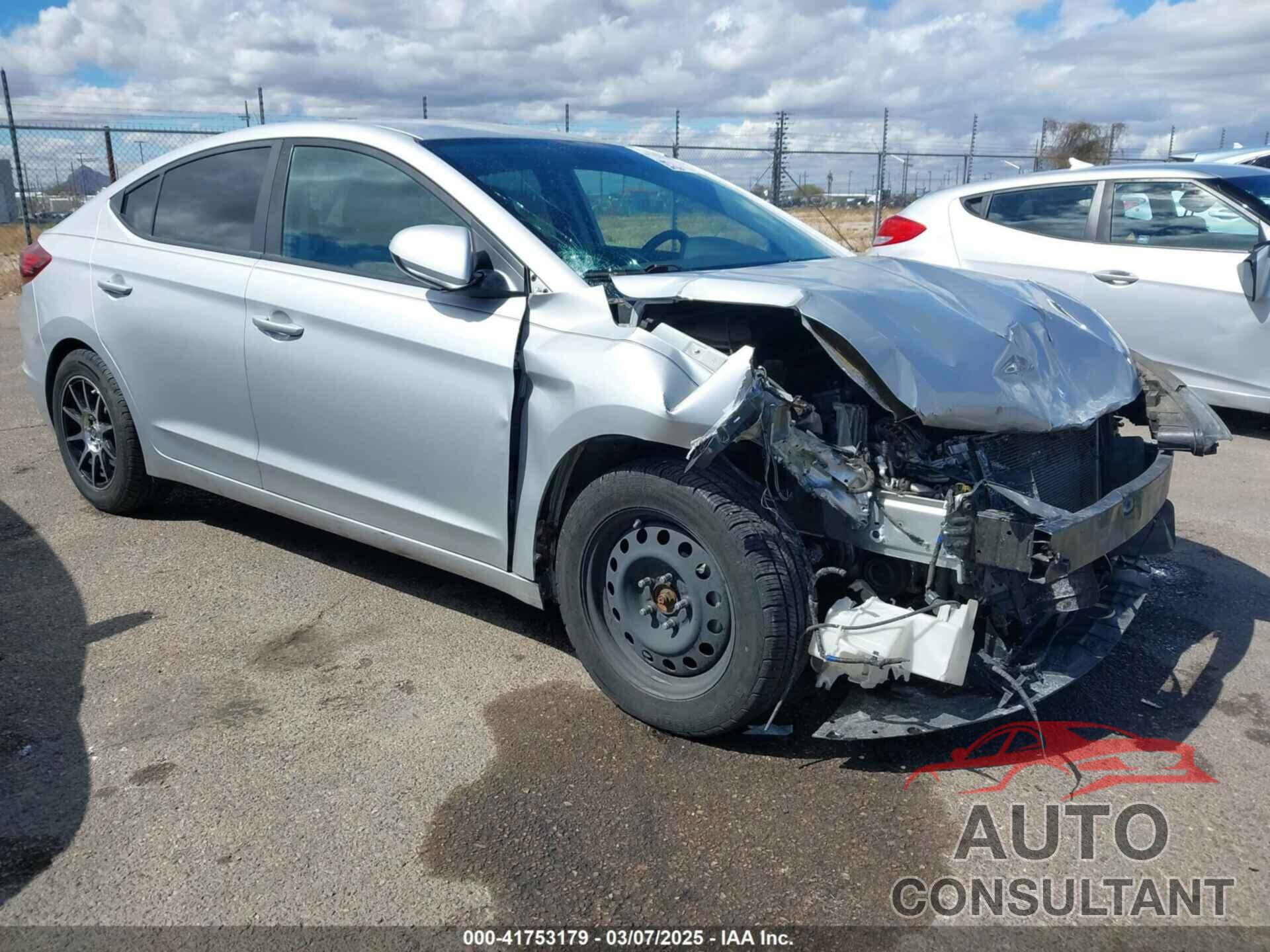 HYUNDAI ELANTRA 2019 - KMHD74LF1KU757033