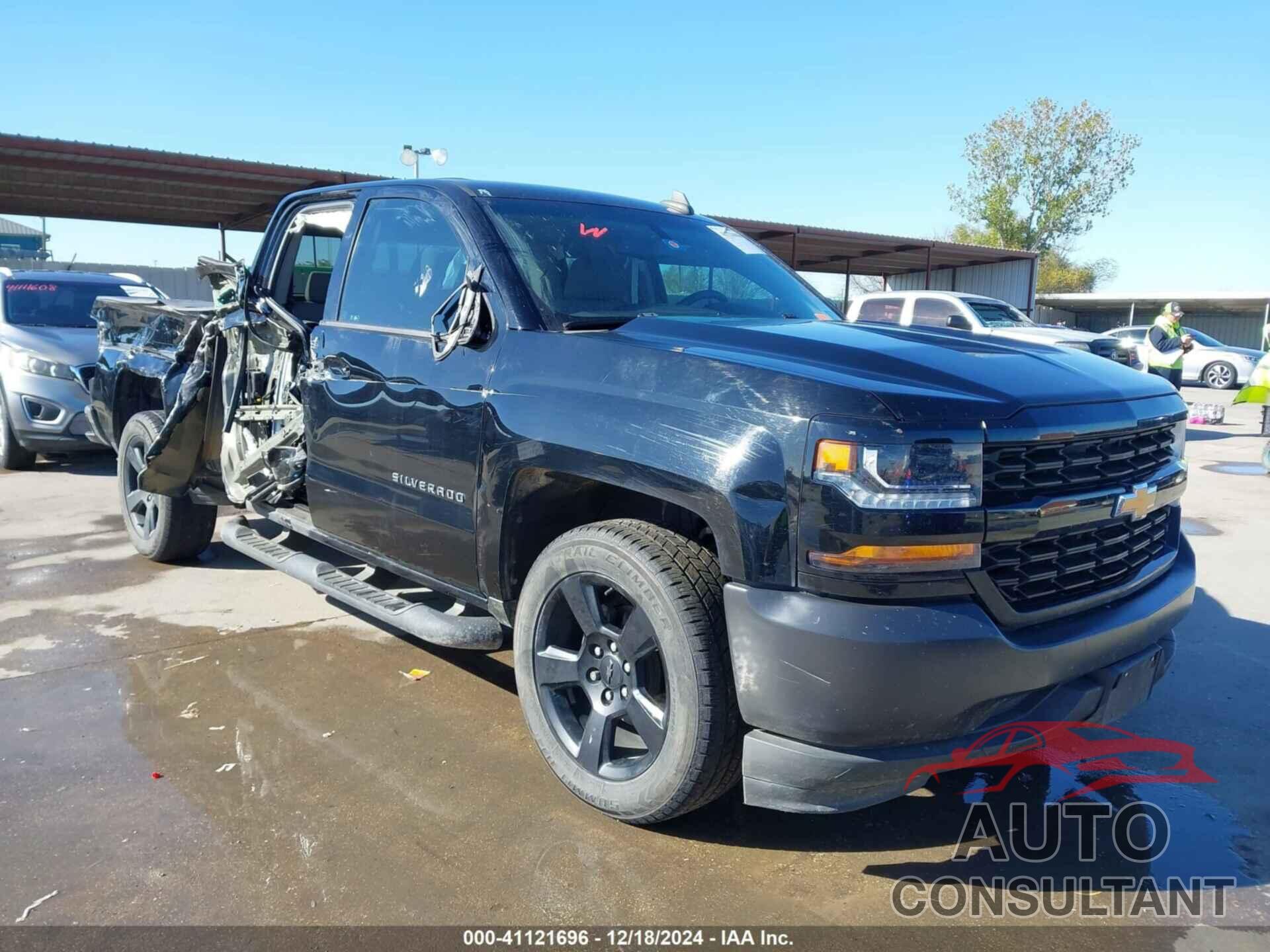 CHEVROLET SILVERADO 1500 2018 - 1GCRCNEC1JZ331147