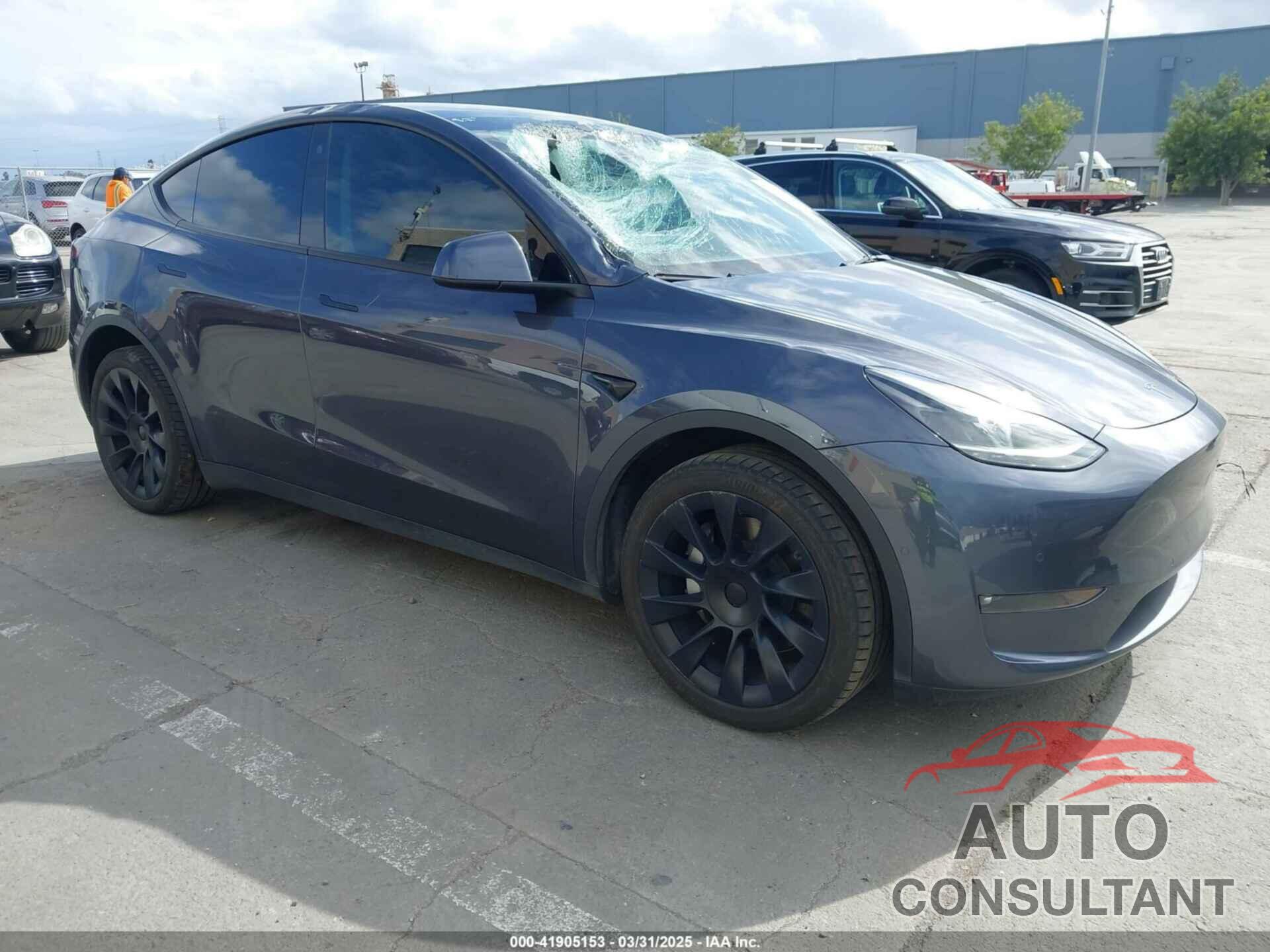 TESLA MODEL Y 2022 - 7SAYGDEE9NF557382