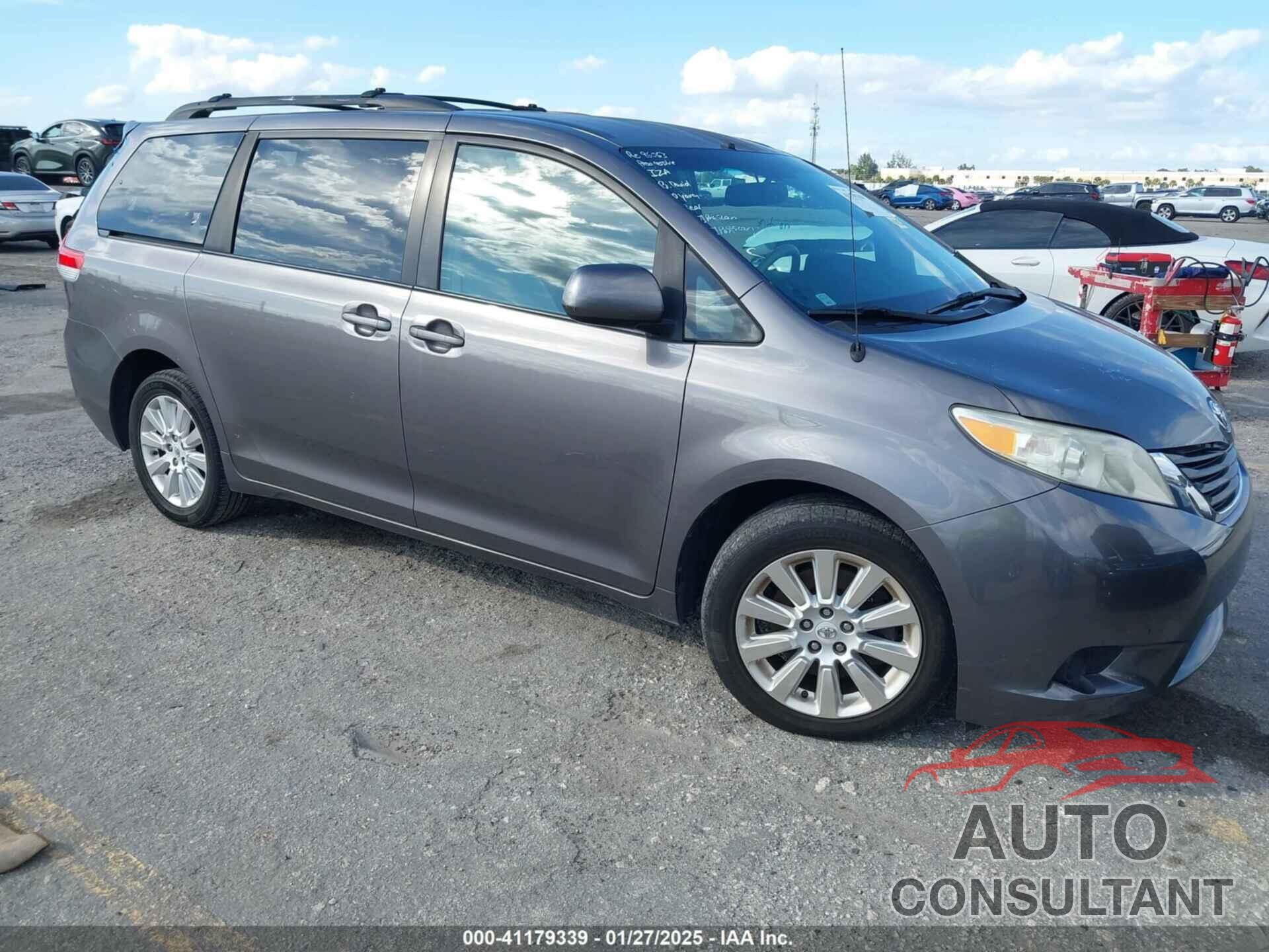 TOYOTA SIENNA 2011 - 5TDJK3DC5BS029031