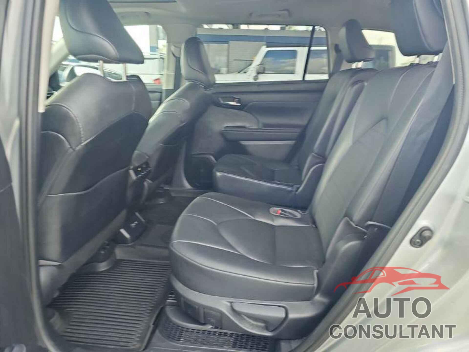TOYOTA HIGHLANDER 2021 - 5TDGARAH6MS007963