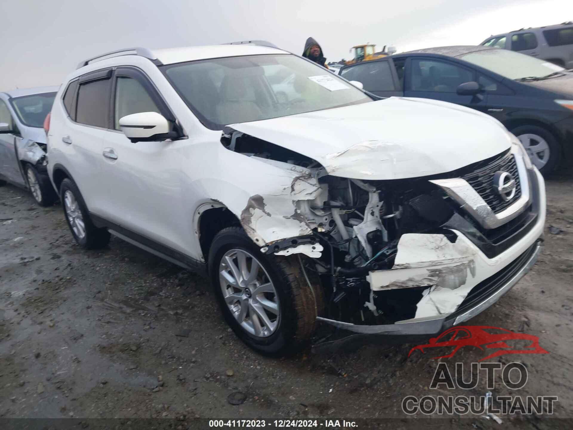 NISSAN ROGUE 2017 - KNMAT2MT6HP565349