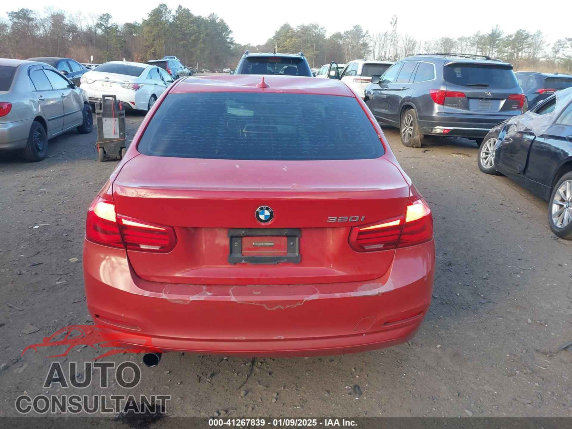 BMW 320I 2016 - WBA8E1G57GNU11577