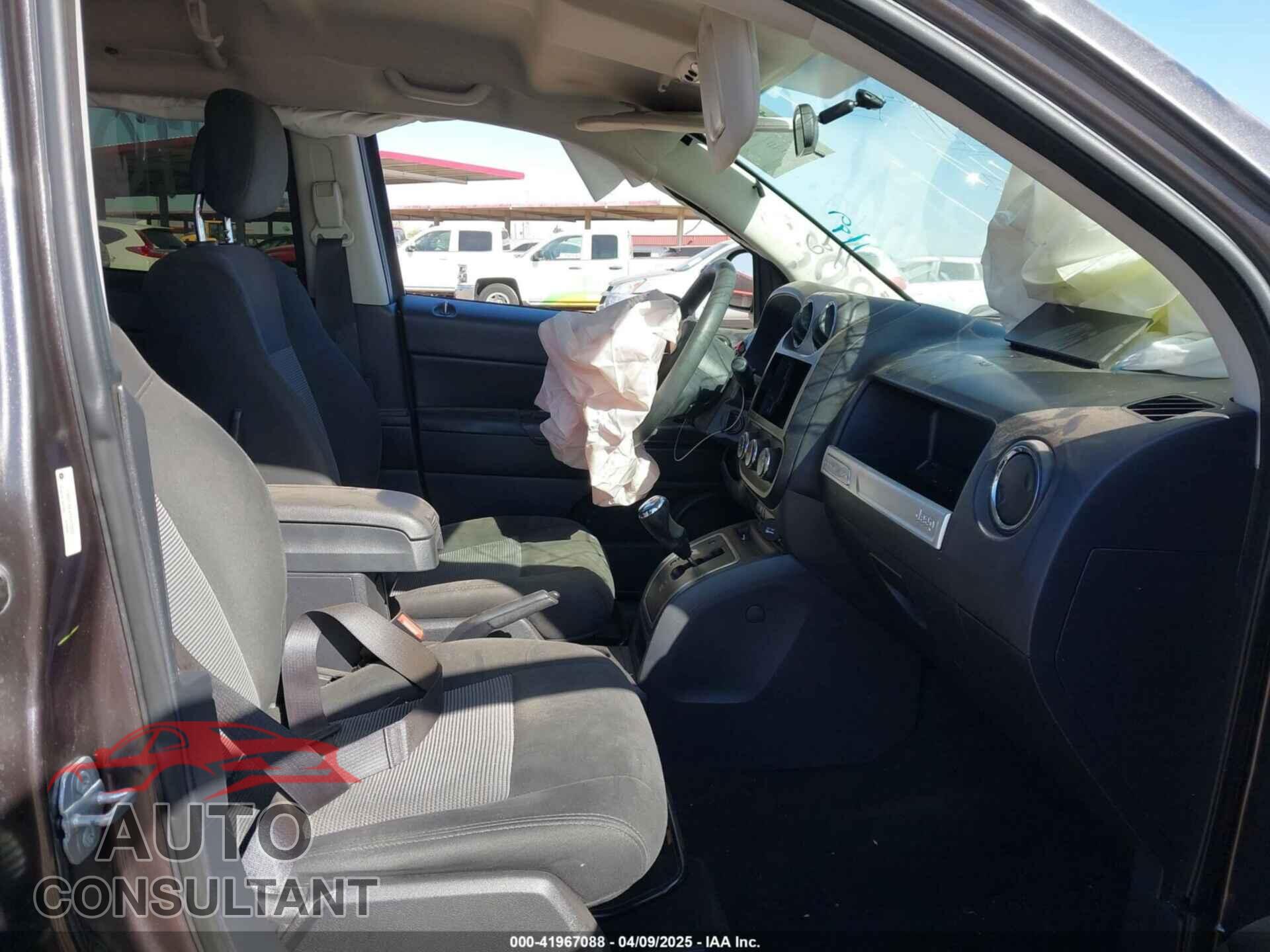 JEEP COMPASS 2015 - 1C4NJCBAXFD413202